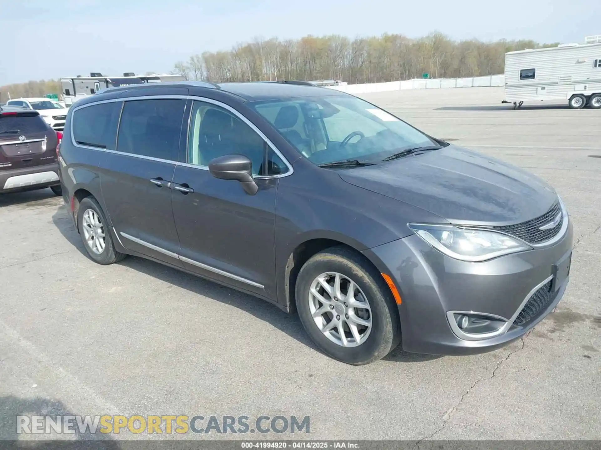 1 Photograph of a damaged car 2C4RC1BG9LR268909 CHRYSLER PACIFICA 2020