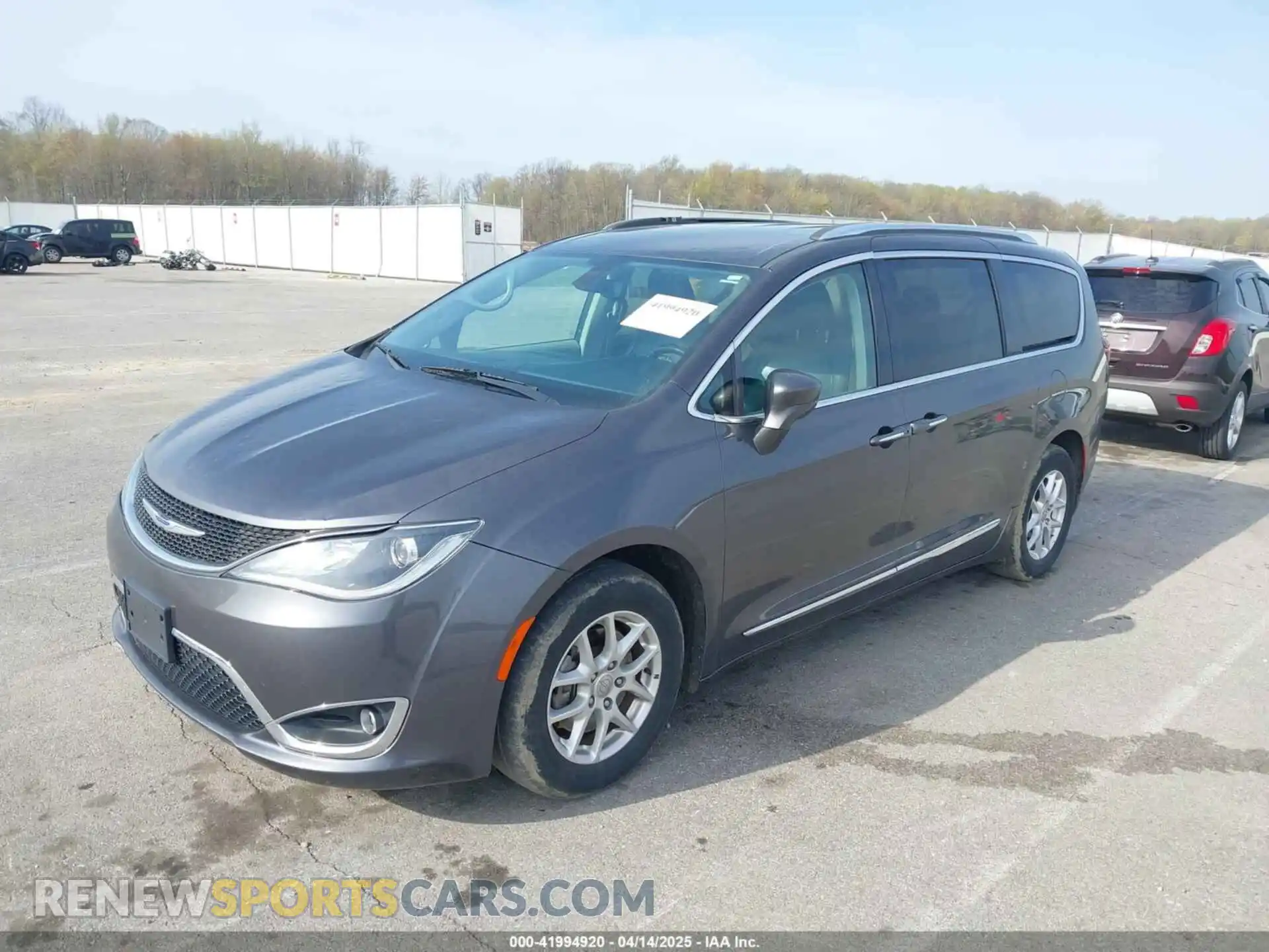 2 Photograph of a damaged car 2C4RC1BG9LR268909 CHRYSLER PACIFICA 2020