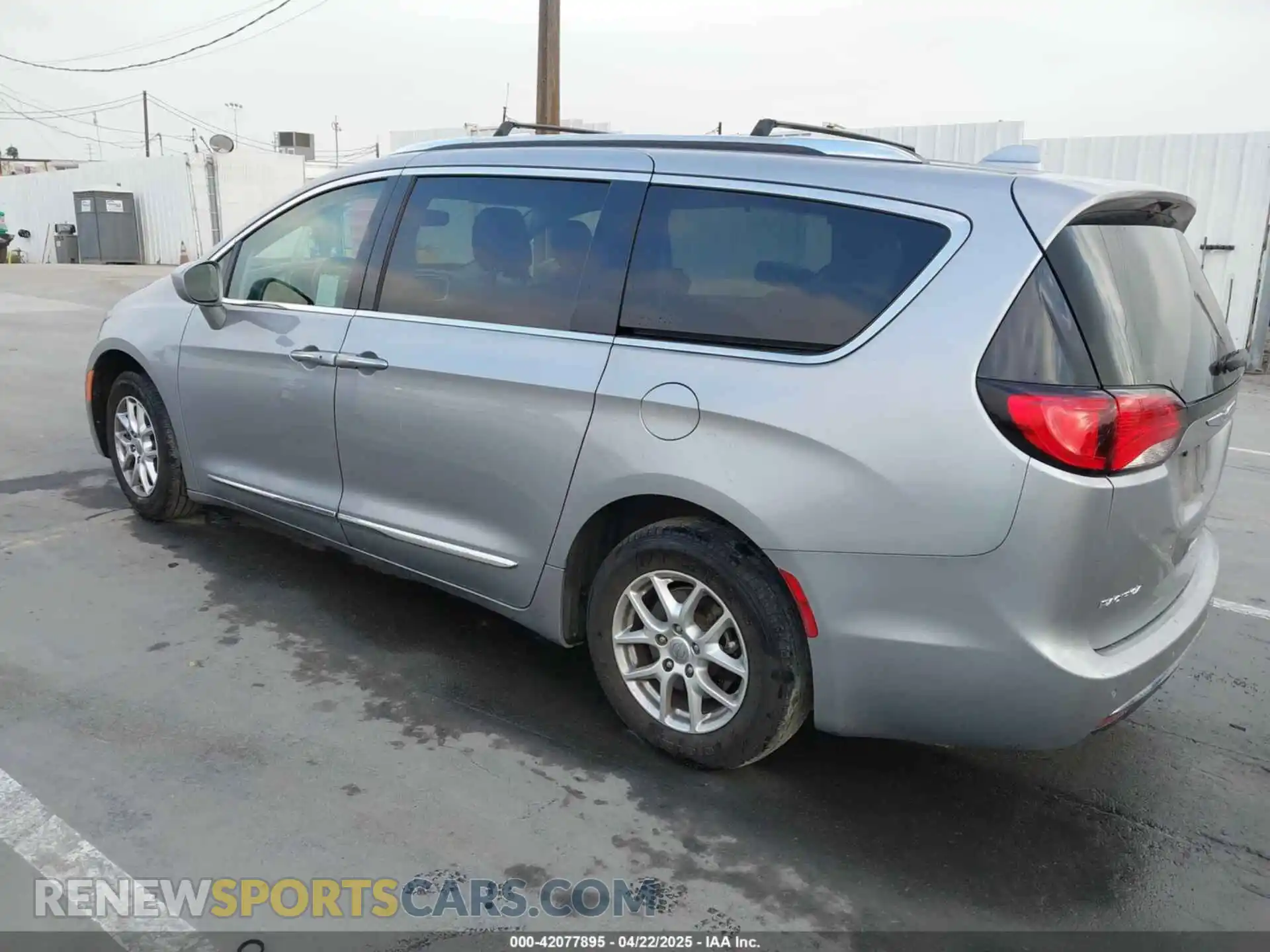 3 Photograph of a damaged car 2C4RC1BG9LR272118 CHRYSLER PACIFICA 2020