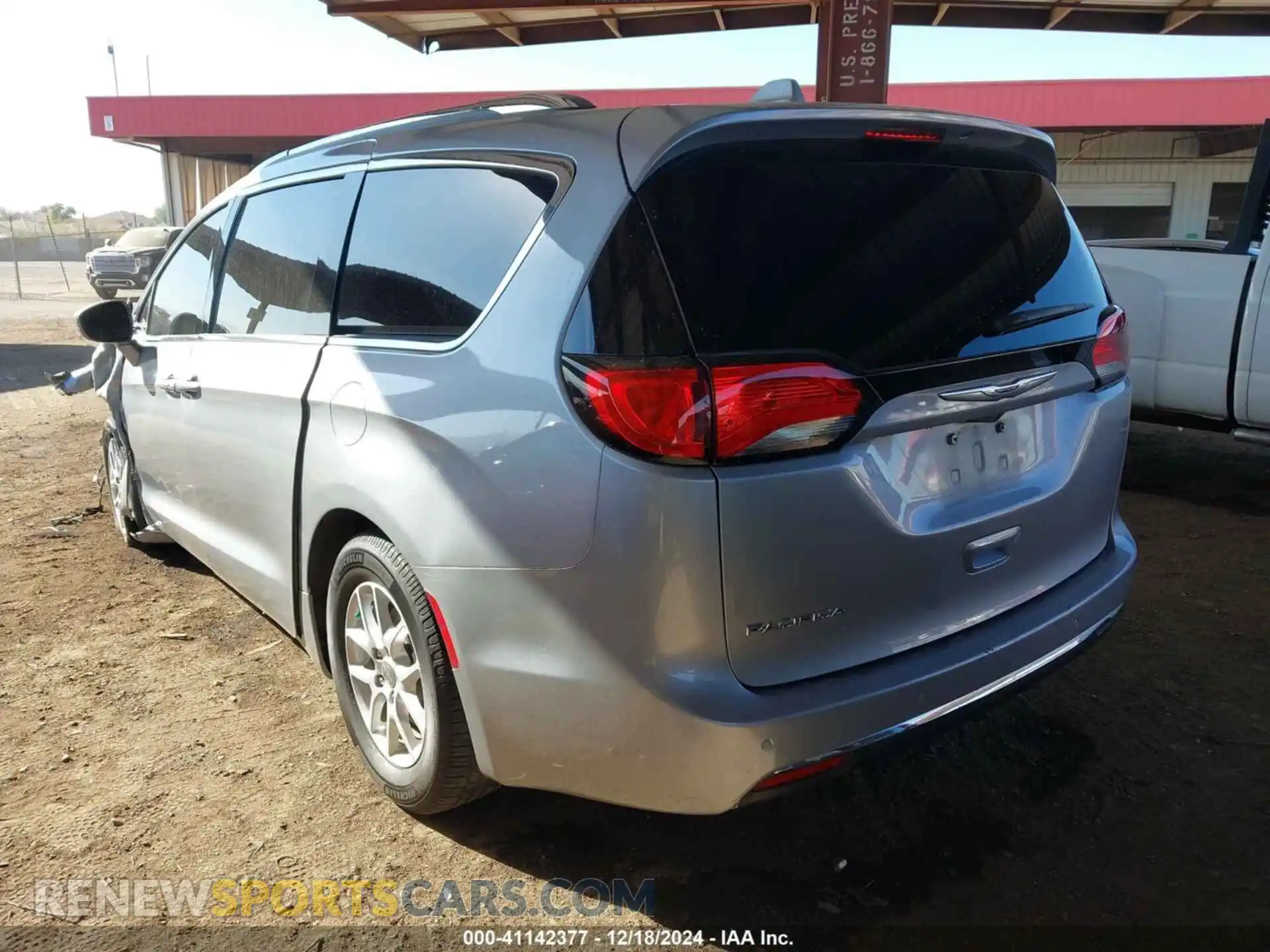 3 Photograph of a damaged car 2C4RC1BGXLR103757 CHRYSLER PACIFICA 2020