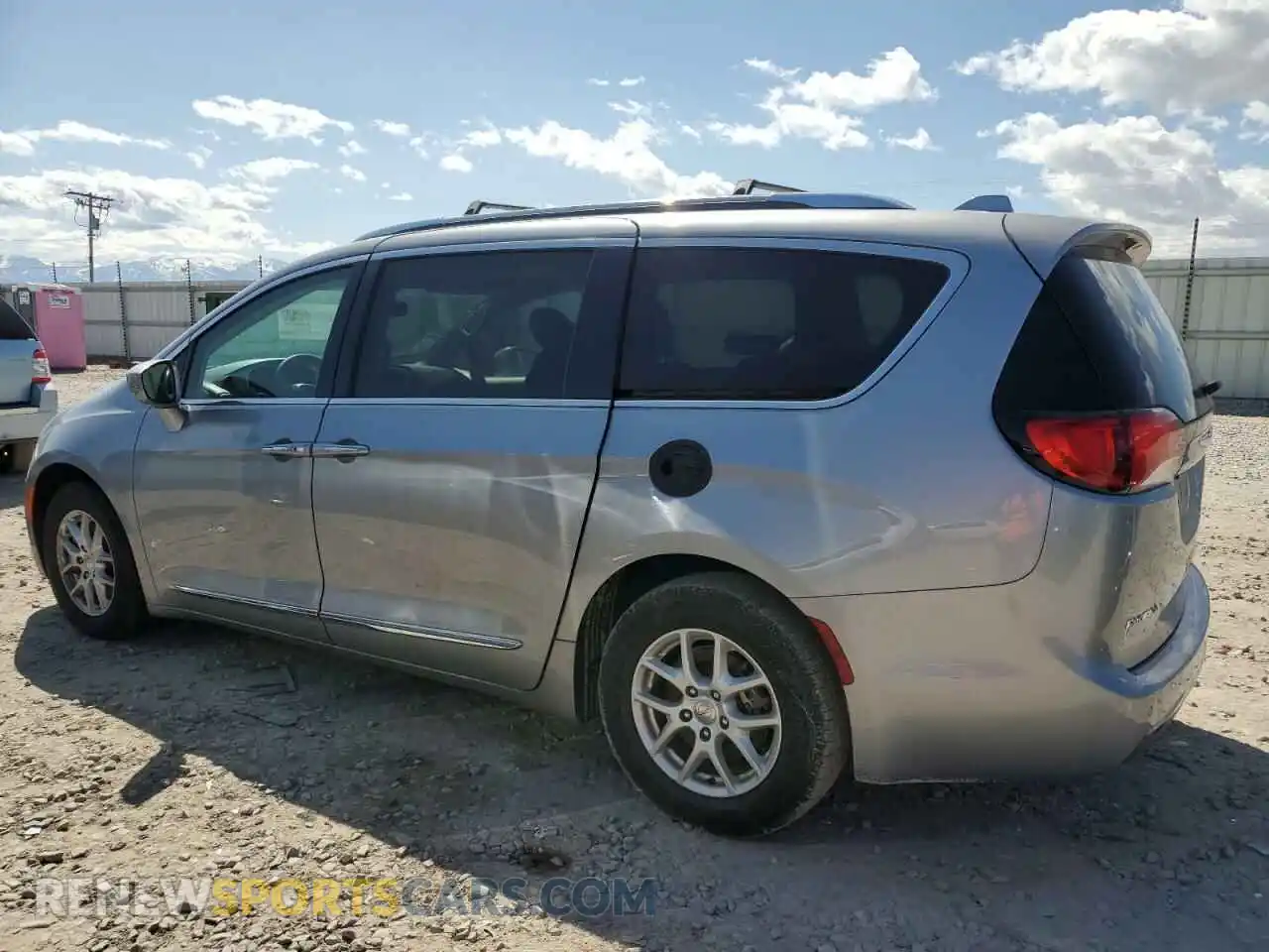 2 Photograph of a damaged car 2C4RC1BGXLR268658 CHRYSLER PACIFICA 2020