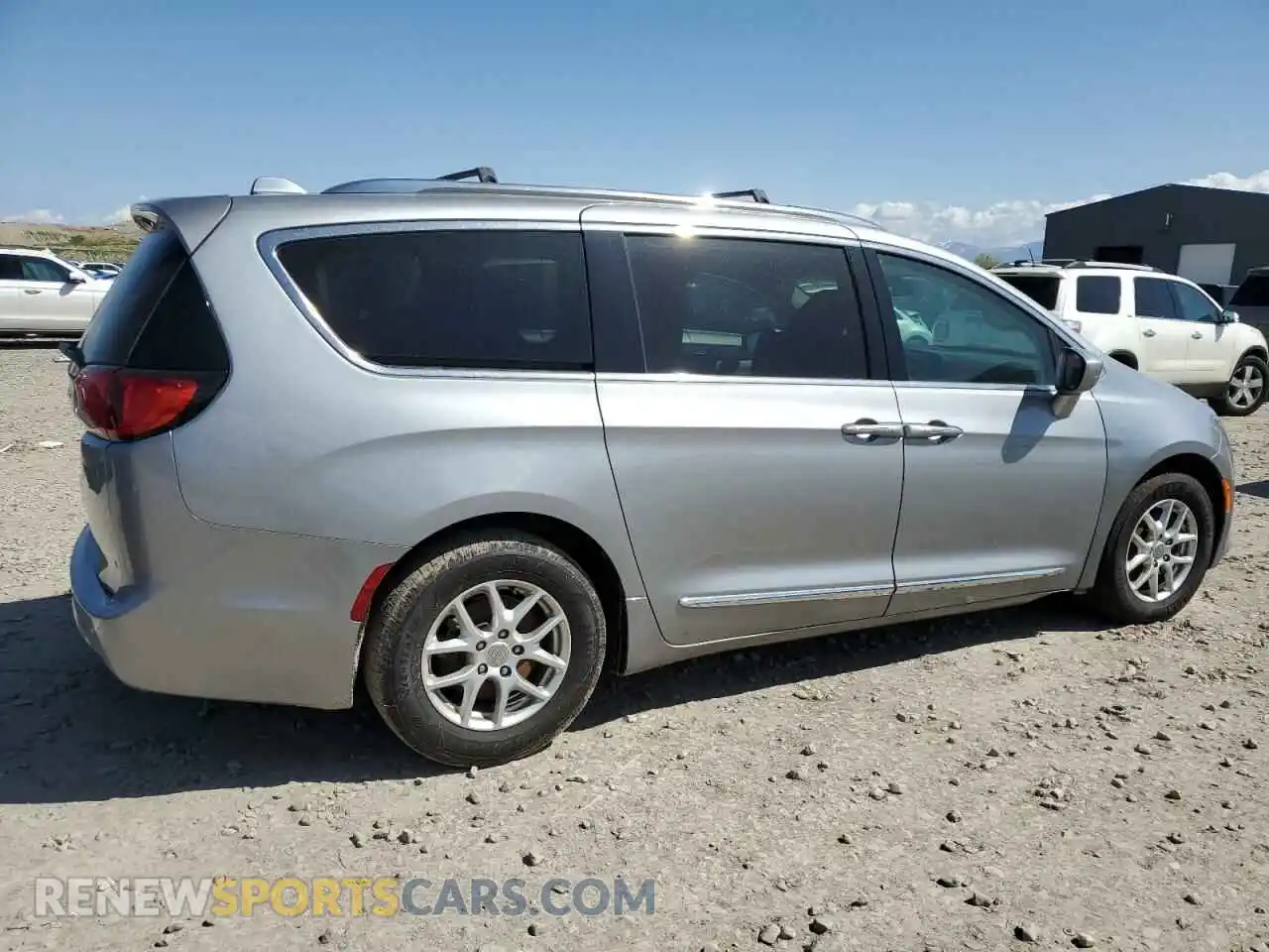 3 Photograph of a damaged car 2C4RC1BGXLR268658 CHRYSLER PACIFICA 2020