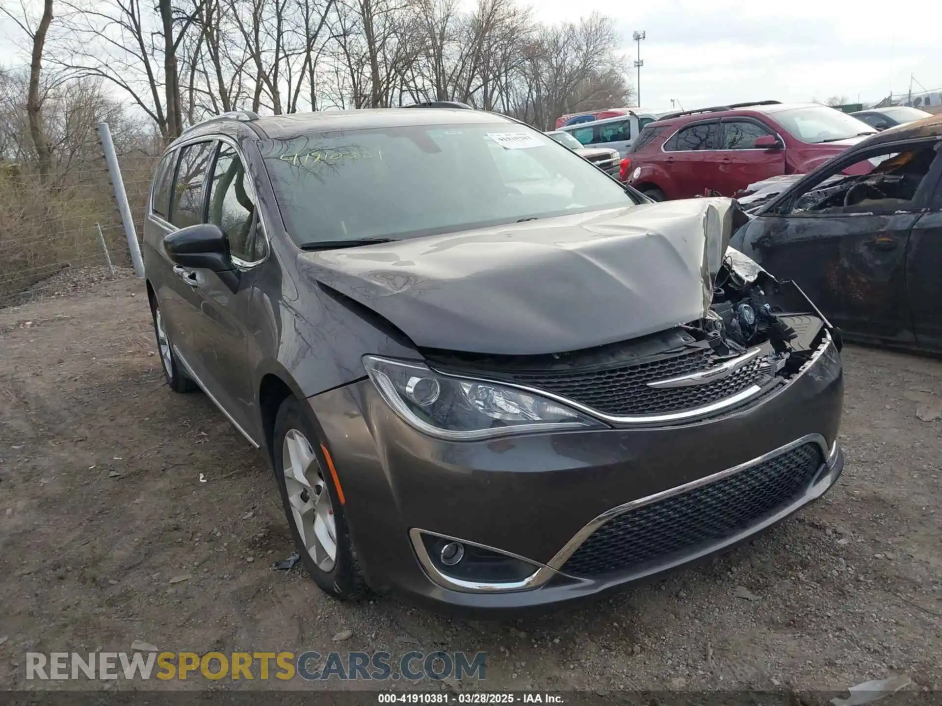 1 Фотография поврежденного автомобиля 2C4RC1EG0LR110048 CHRYSLER PACIFICA 2020