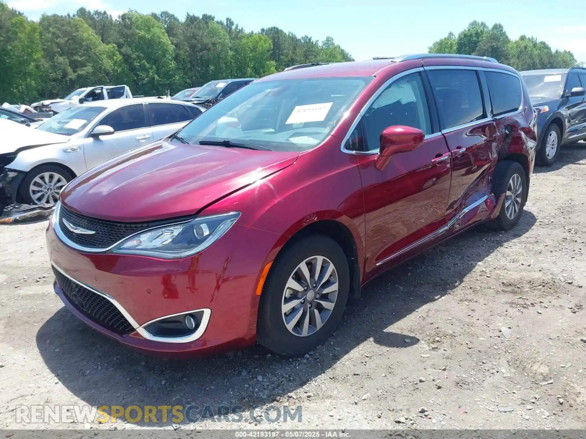 2 fotografías del automóvil dañado 2C4RC1EG2LR210961 CHRYSLER PACIFICA 2020