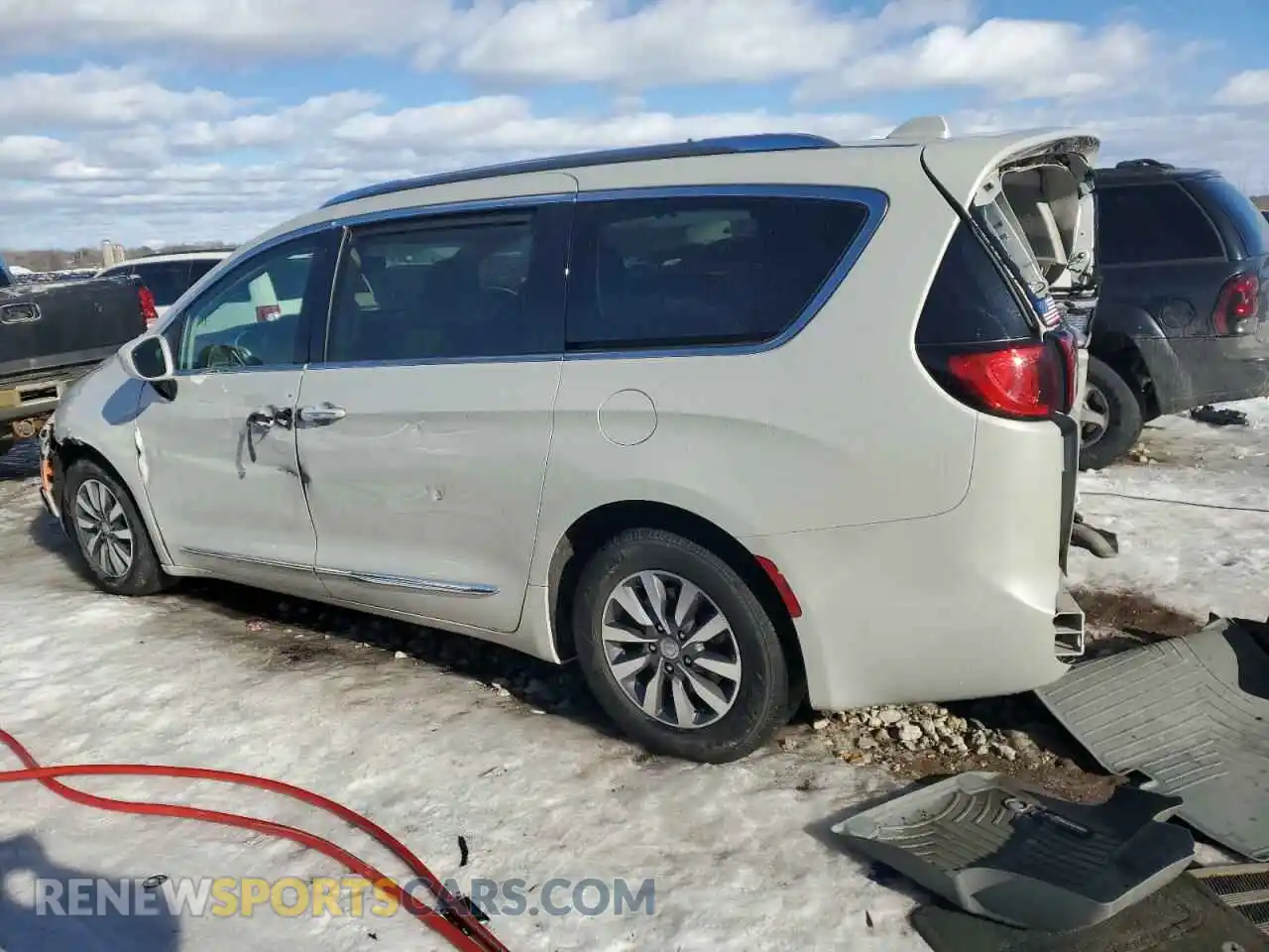 2 Photograph of a damaged car 2C4RC1EG3LR123439 CHRYSLER PACIFICA 2020