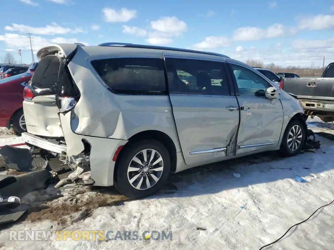 3 Photograph of a damaged car 2C4RC1EG3LR123439 CHRYSLER PACIFICA 2020