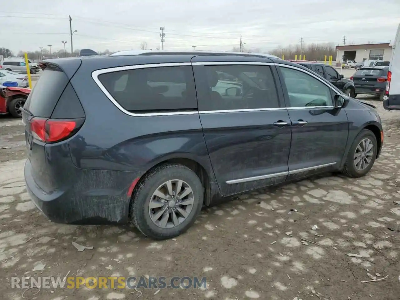 3 Photograph of a damaged car 2C4RC1EG3LR172818 CHRYSLER PACIFICA 2020