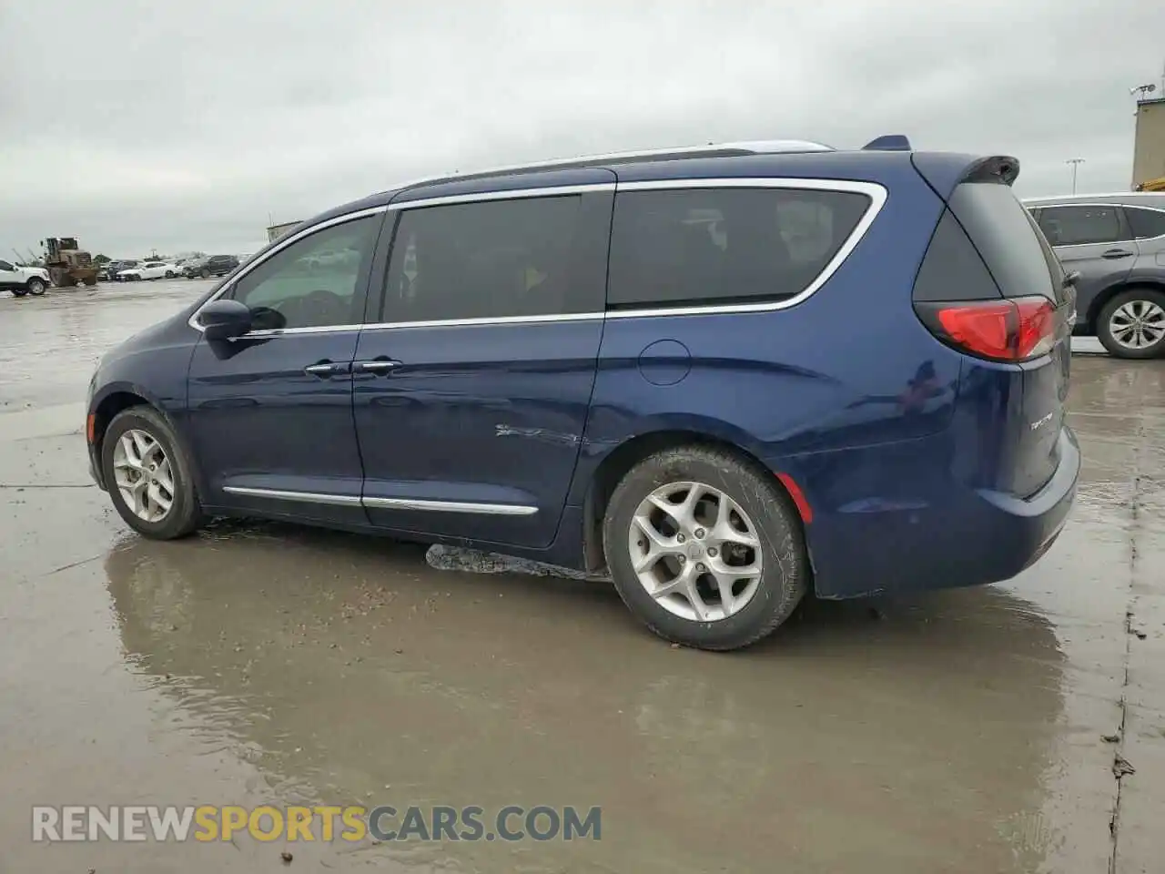 2 Photograph of a damaged car 2C4RC1EG5LR210260 CHRYSLER PACIFICA 2020