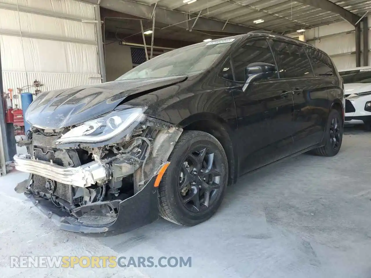 1 Photograph of a damaged car 2C4RC1EG8LR134985 CHRYSLER PACIFICA 2020
