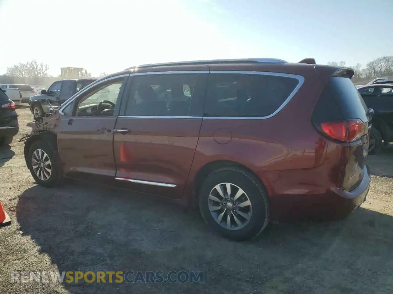 2 Photograph of a damaged car 2C4RC1EG9LR273295 CHRYSLER PACIFICA 2020