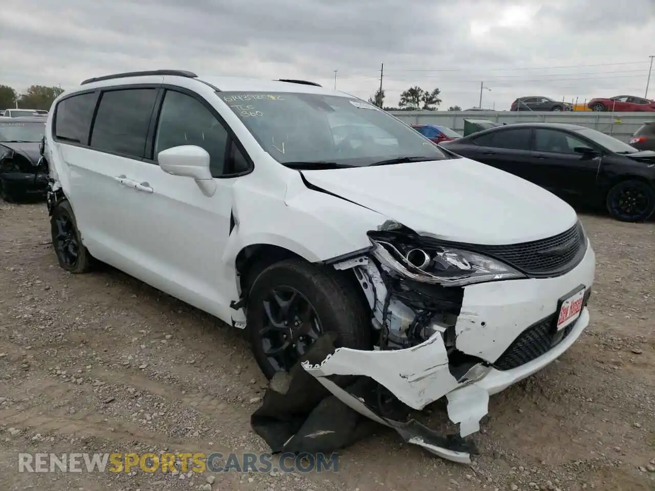 1 Photograph of a damaged car 2C4RC1EGXLR287058 CHRYSLER PACIFICA 2020