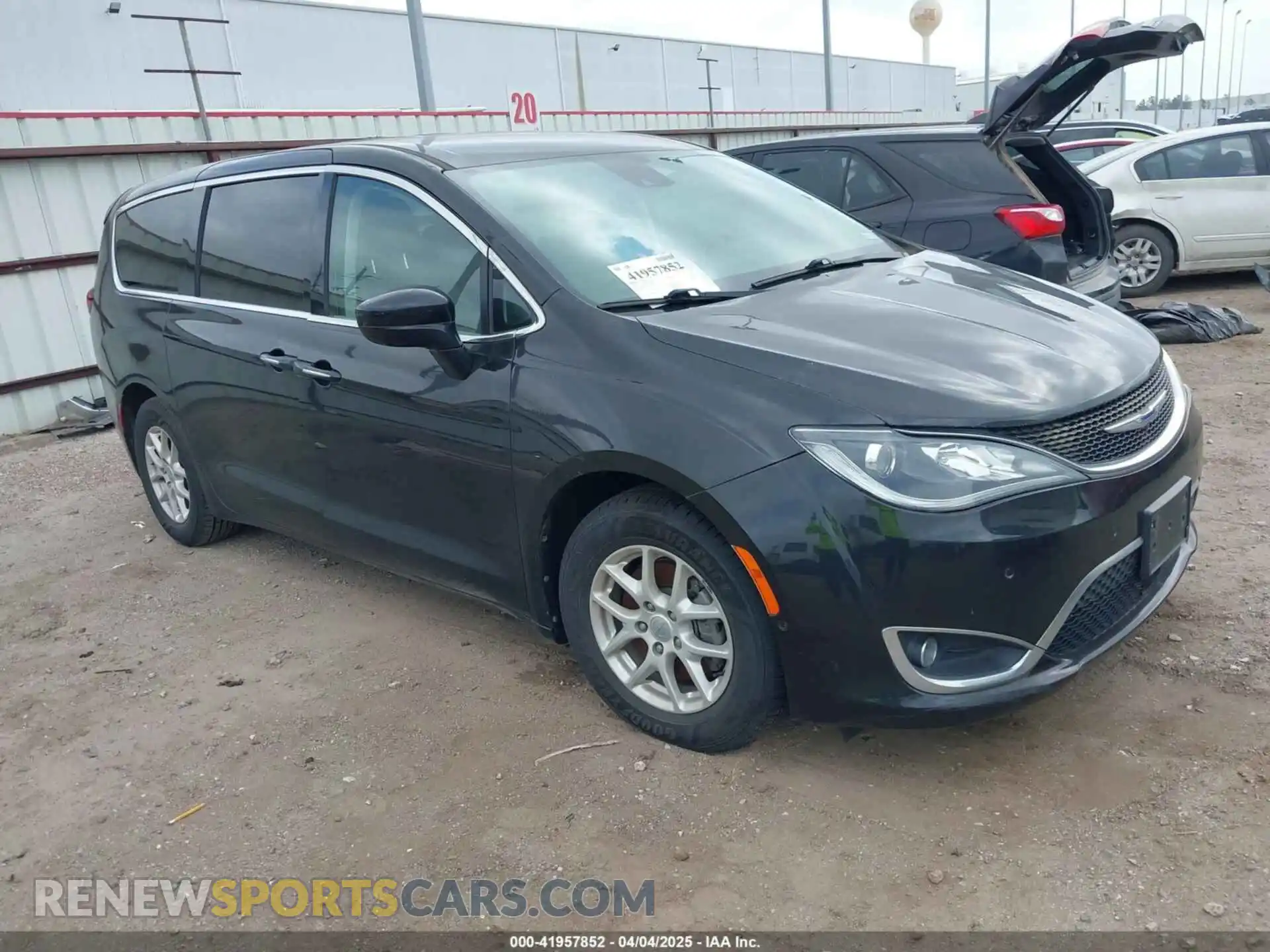1 Photograph of a damaged car 2C4RC1FG0LR185346 CHRYSLER PACIFICA 2020