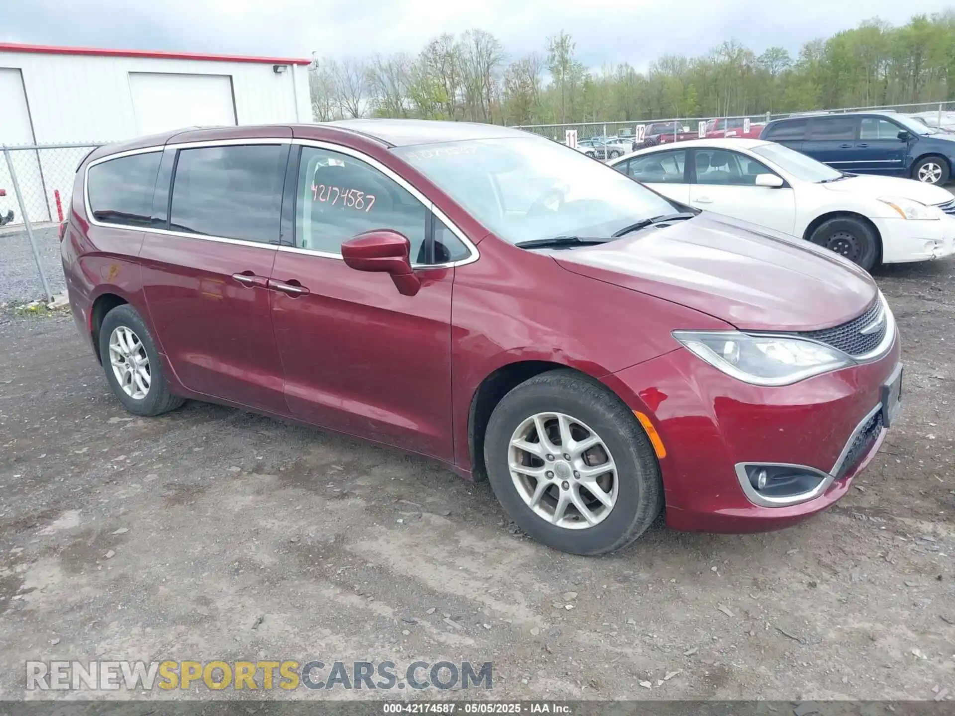 1 Photograph of a damaged car 2C4RC1FG0LR266864 CHRYSLER PACIFICA 2020