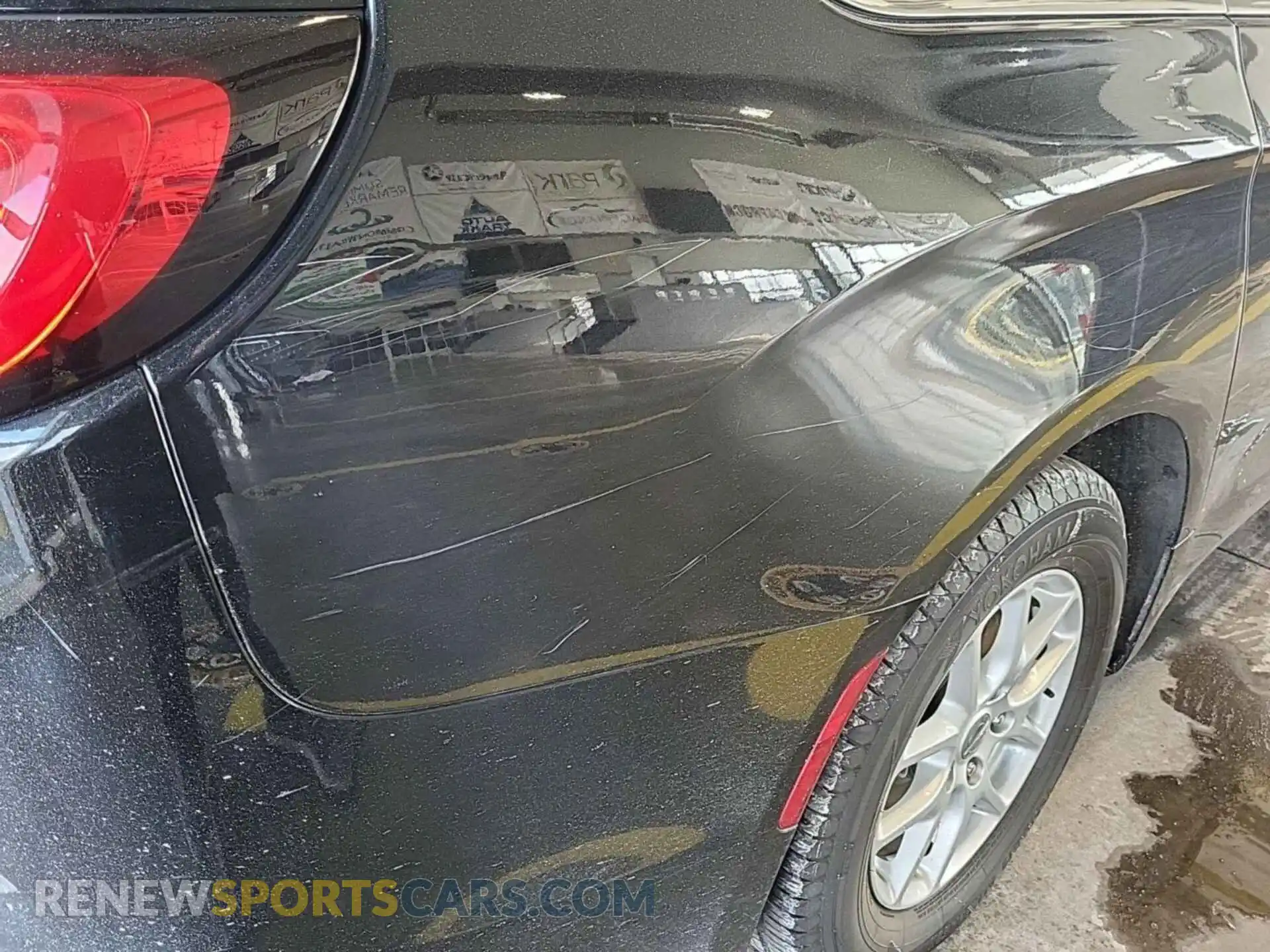 1 Photograph of a damaged car 2C4RC1FG1LR216121 CHRYSLER PACIFICA 2020