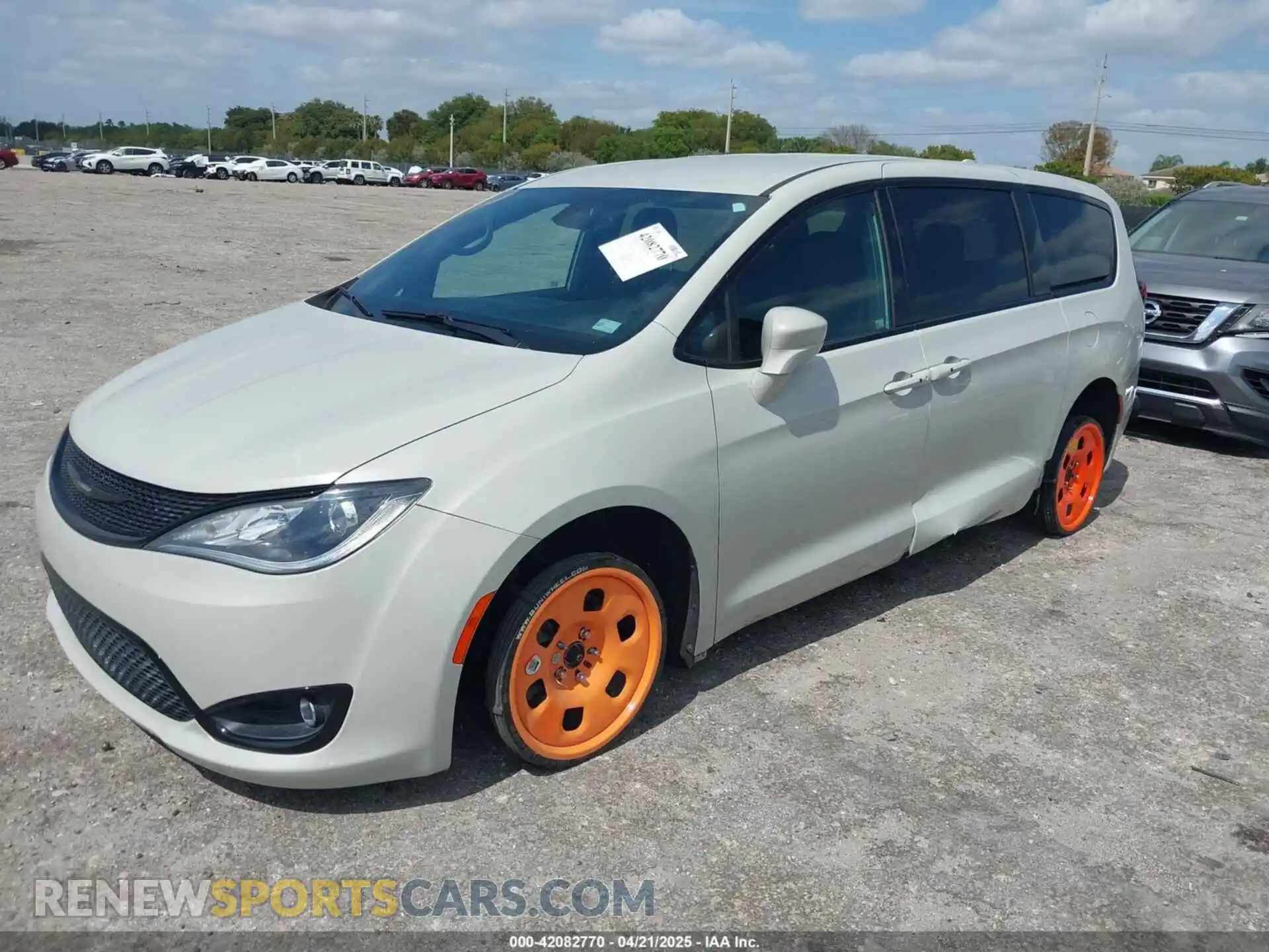 2 Фотография поврежденного автомобиля 2C4RC1FG2LR149545 CHRYSLER PACIFICA 2020