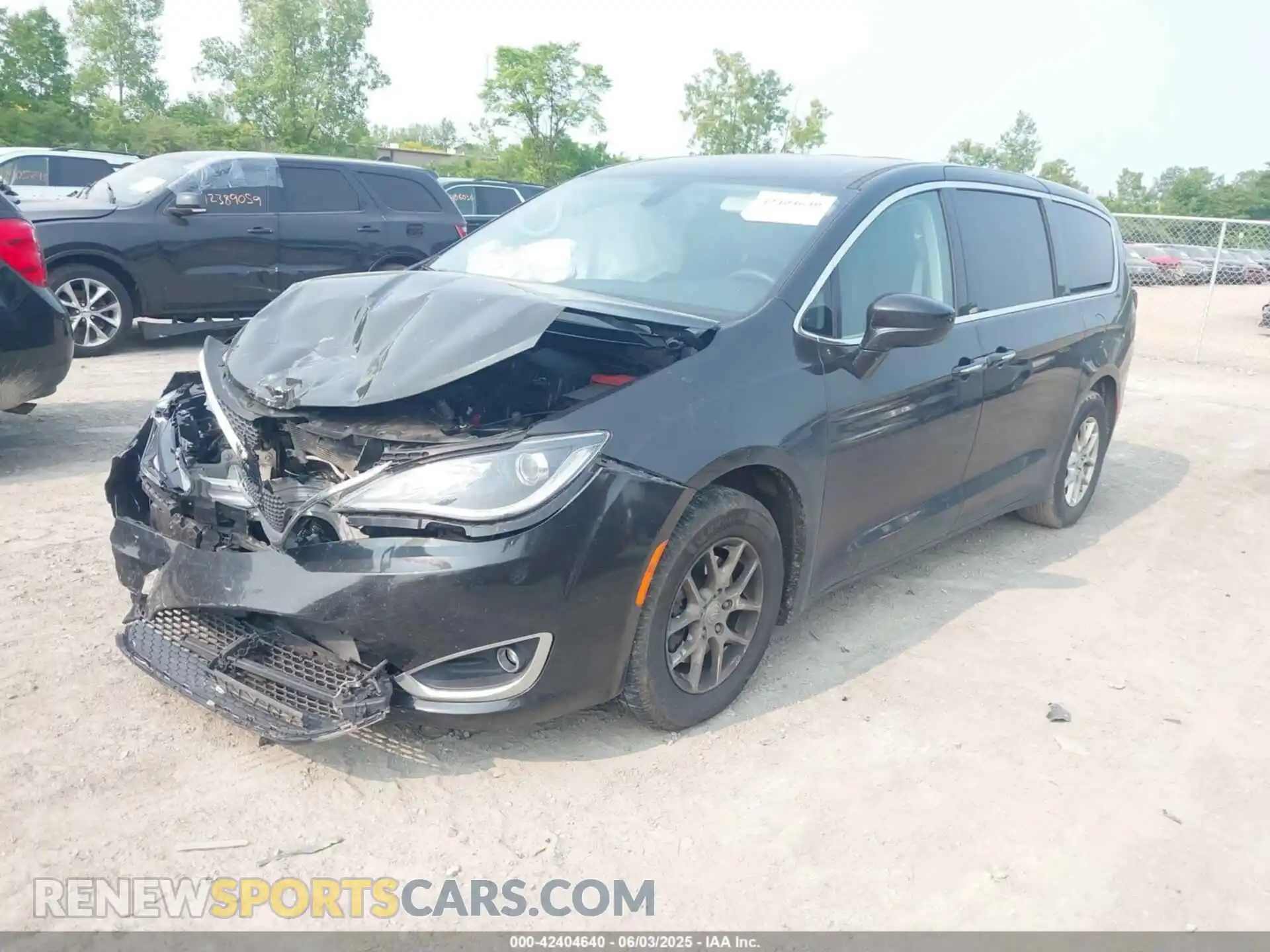 2 Photograph of a damaged car 2C4RC1FG3LR159193 CHRYSLER PACIFICA 2020