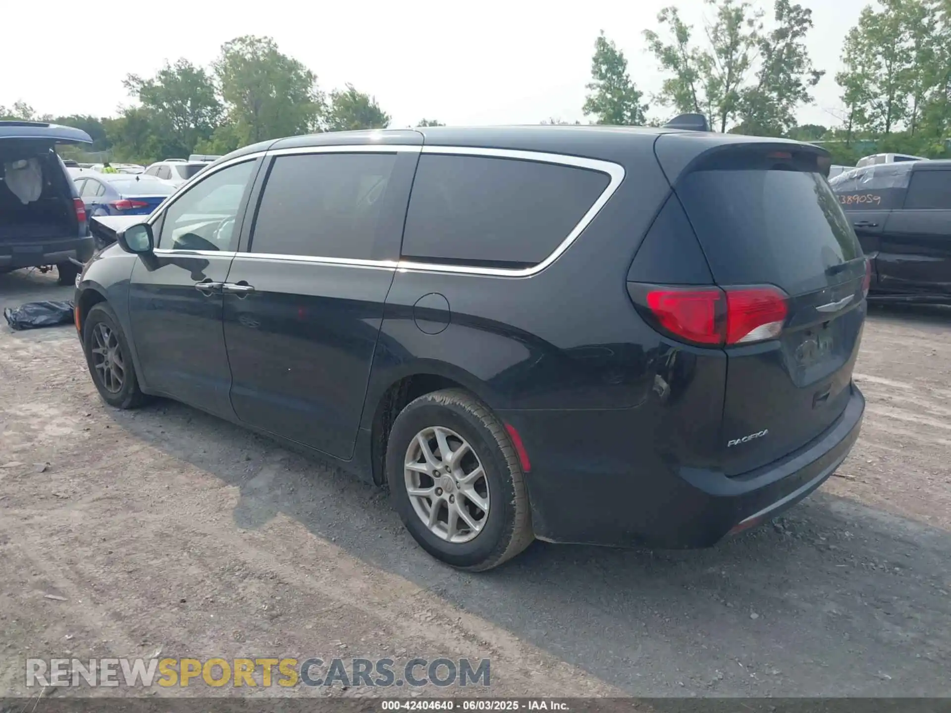3 Photograph of a damaged car 2C4RC1FG3LR159193 CHRYSLER PACIFICA 2020