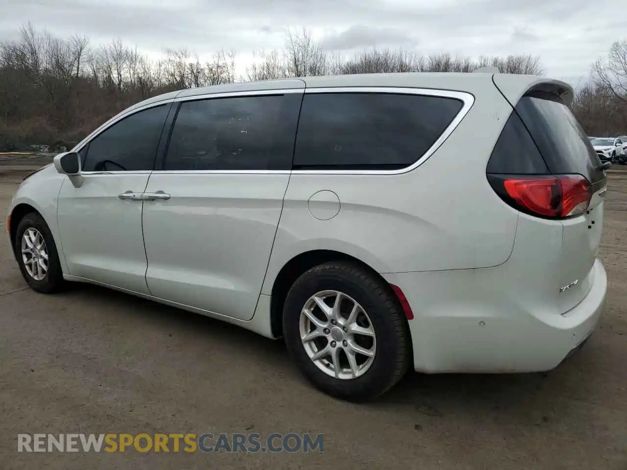 2 Photograph of a damaged car 2C4RC1FG7LR124124 CHRYSLER PACIFICA 2020