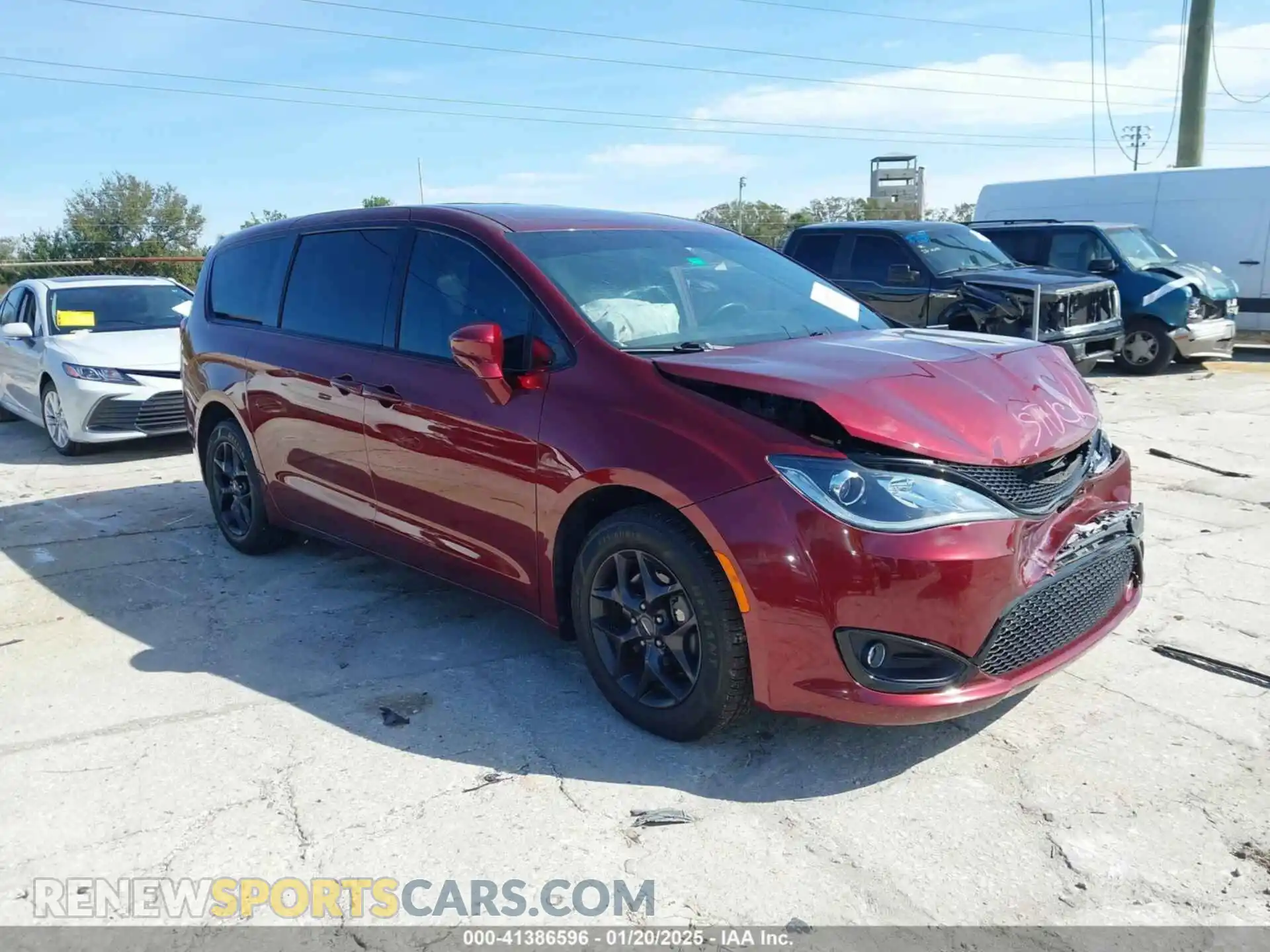 1 Photograph of a damaged car 2C4RC1FG8LR123340 CHRYSLER PACIFICA 2020