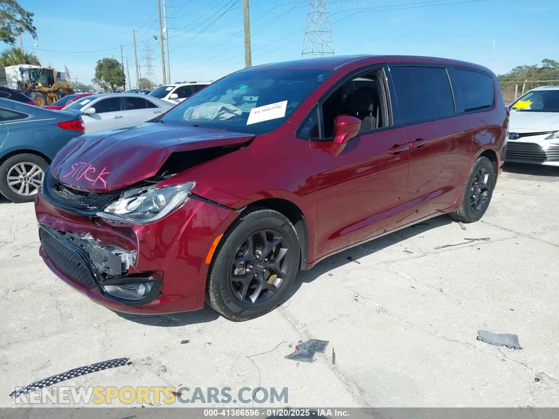 2 Photograph of a damaged car 2C4RC1FG8LR123340 CHRYSLER PACIFICA 2020