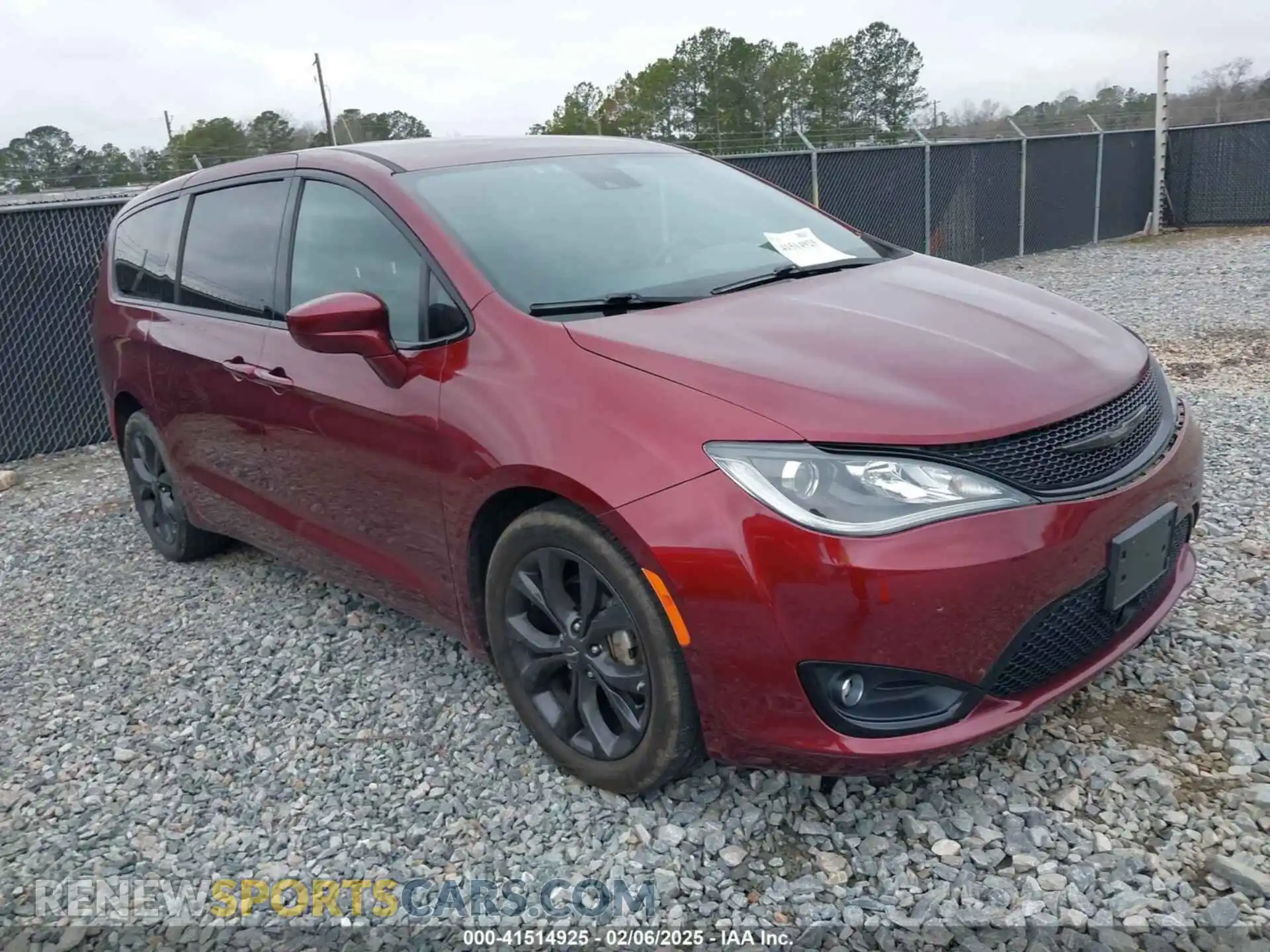 1 Photograph of a damaged car 2C4RC1FGXLR100447 CHRYSLER PACIFICA 2020