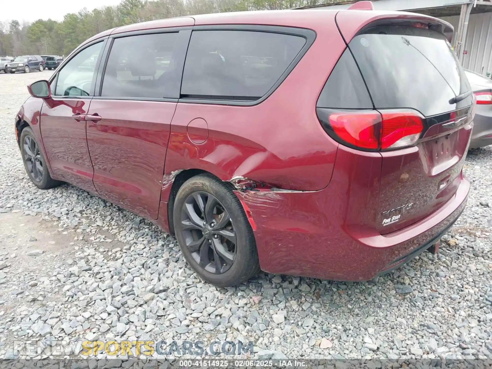 3 Photograph of a damaged car 2C4RC1FGXLR100447 CHRYSLER PACIFICA 2020