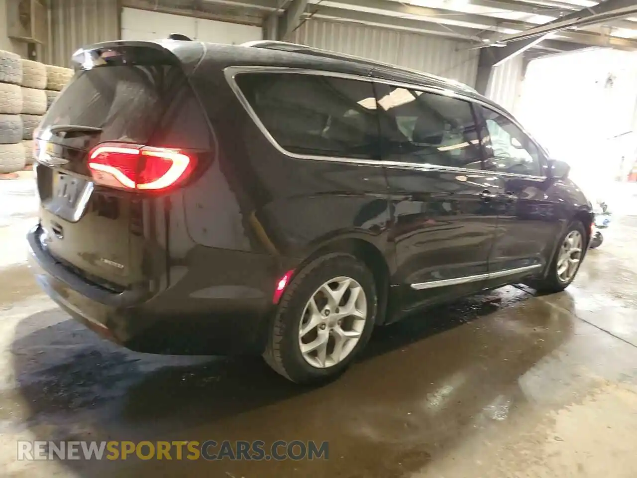 3 Photograph of a damaged car 2C4RC1GG0LR285106 CHRYSLER PACIFICA 2020