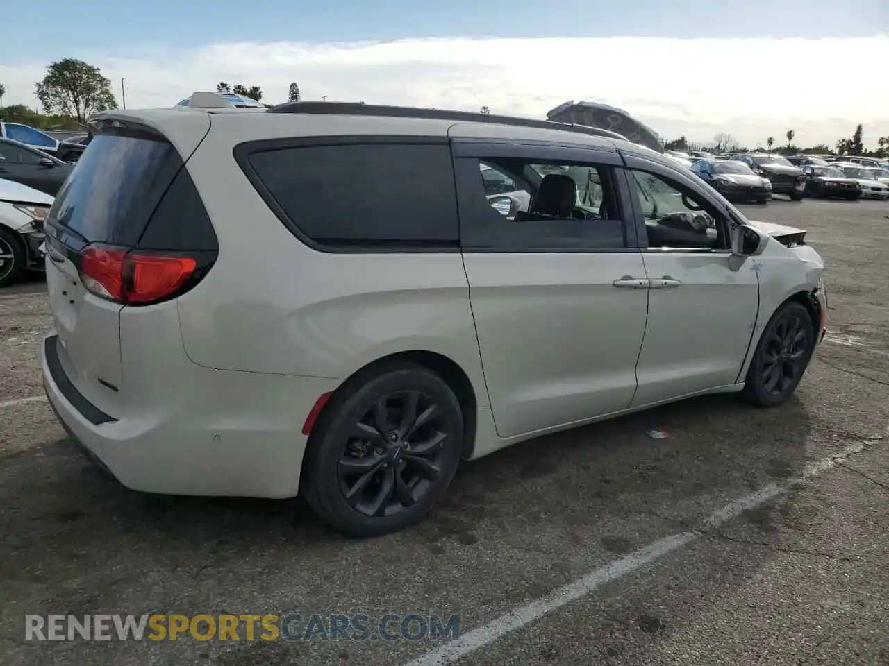 3 Photograph of a damaged car 2C4RC1GG1LR267164 CHRYSLER PACIFICA 2020