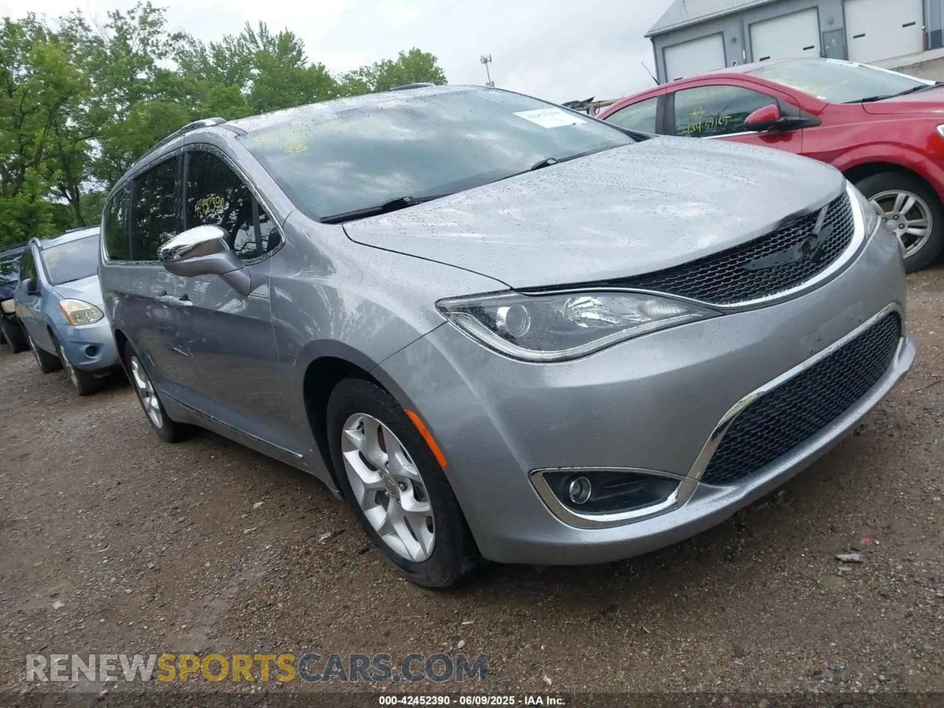 1 Photograph of a damaged car 2C4RC1GG2LR125406 CHRYSLER PACIFICA 2020