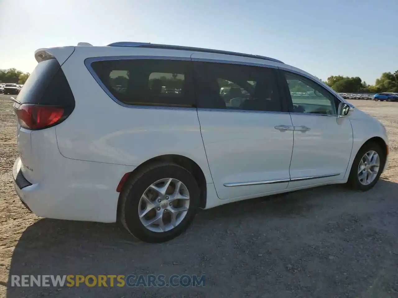 3 Photograph of a damaged car 2C4RC1GG2LR144151 CHRYSLER PACIFICA 2020