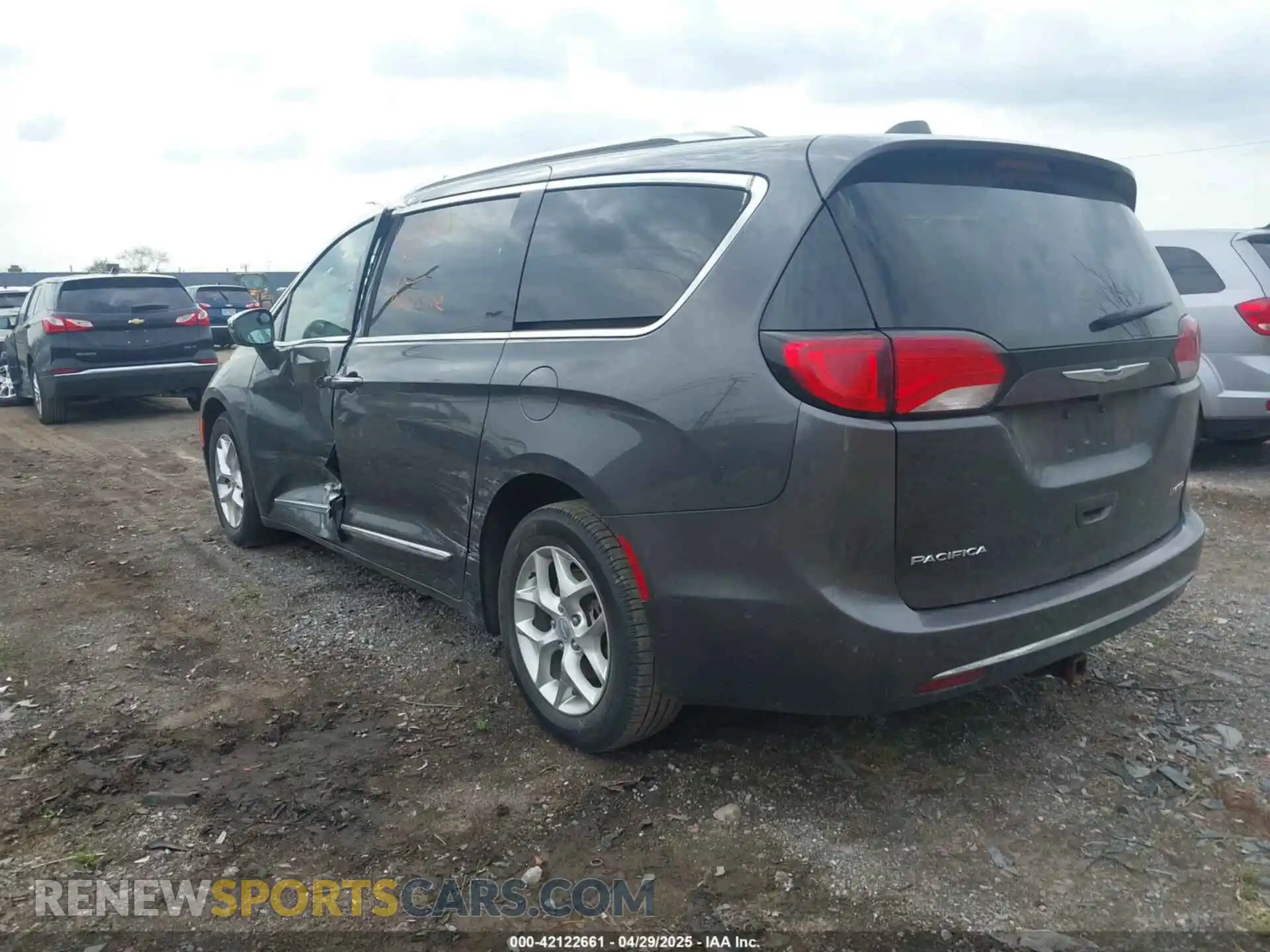 3 Photograph of a damaged car 2C4RC1GG2LR151861 CHRYSLER PACIFICA 2020