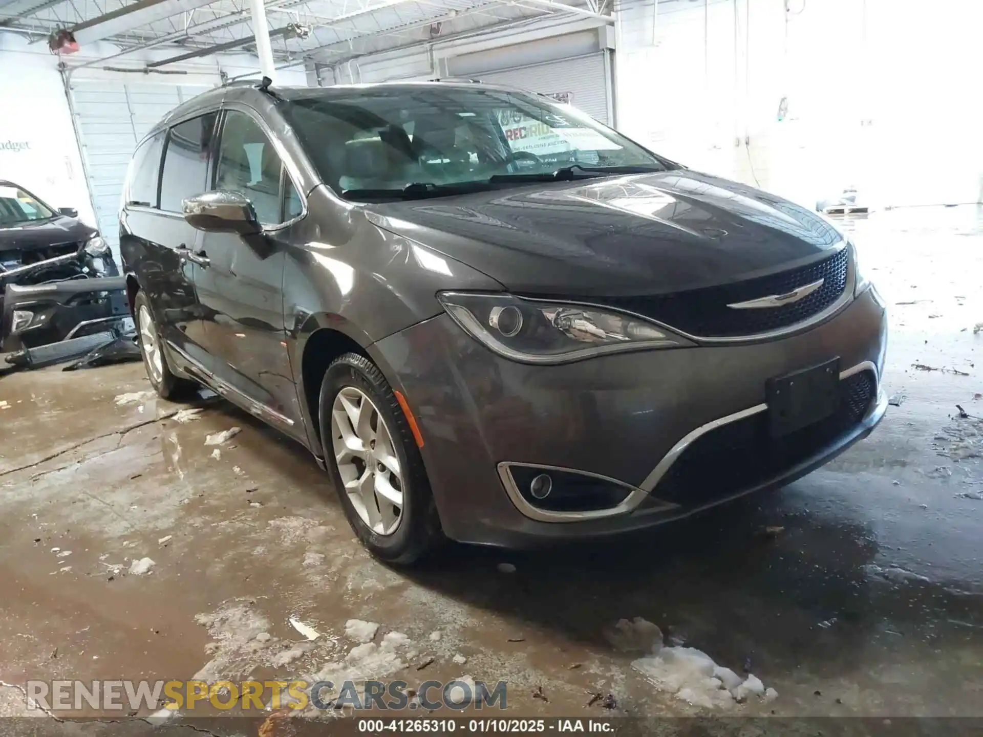1 Photograph of a damaged car 2C4RC1GG3LR151349 CHRYSLER PACIFICA 2020