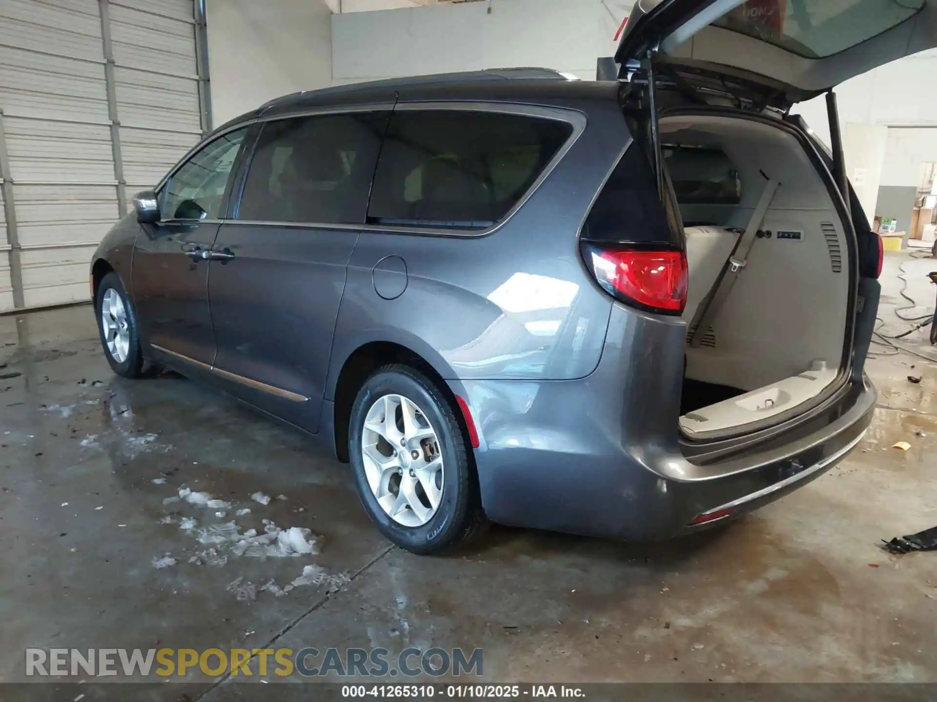 3 Photograph of a damaged car 2C4RC1GG3LR151349 CHRYSLER PACIFICA 2020