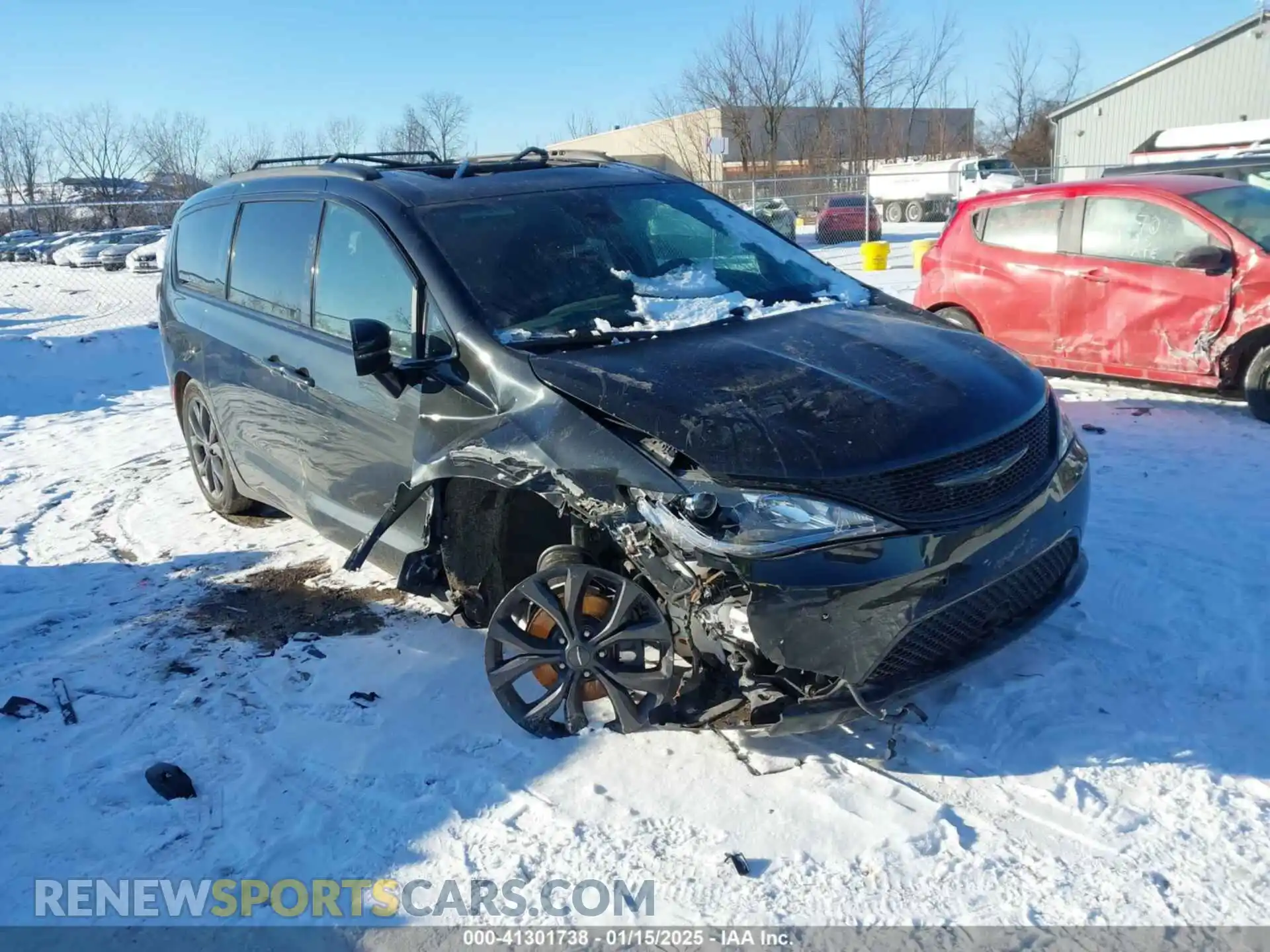 1 Photograph of a damaged car 2C4RC1GG3LR251032 CHRYSLER PACIFICA 2020