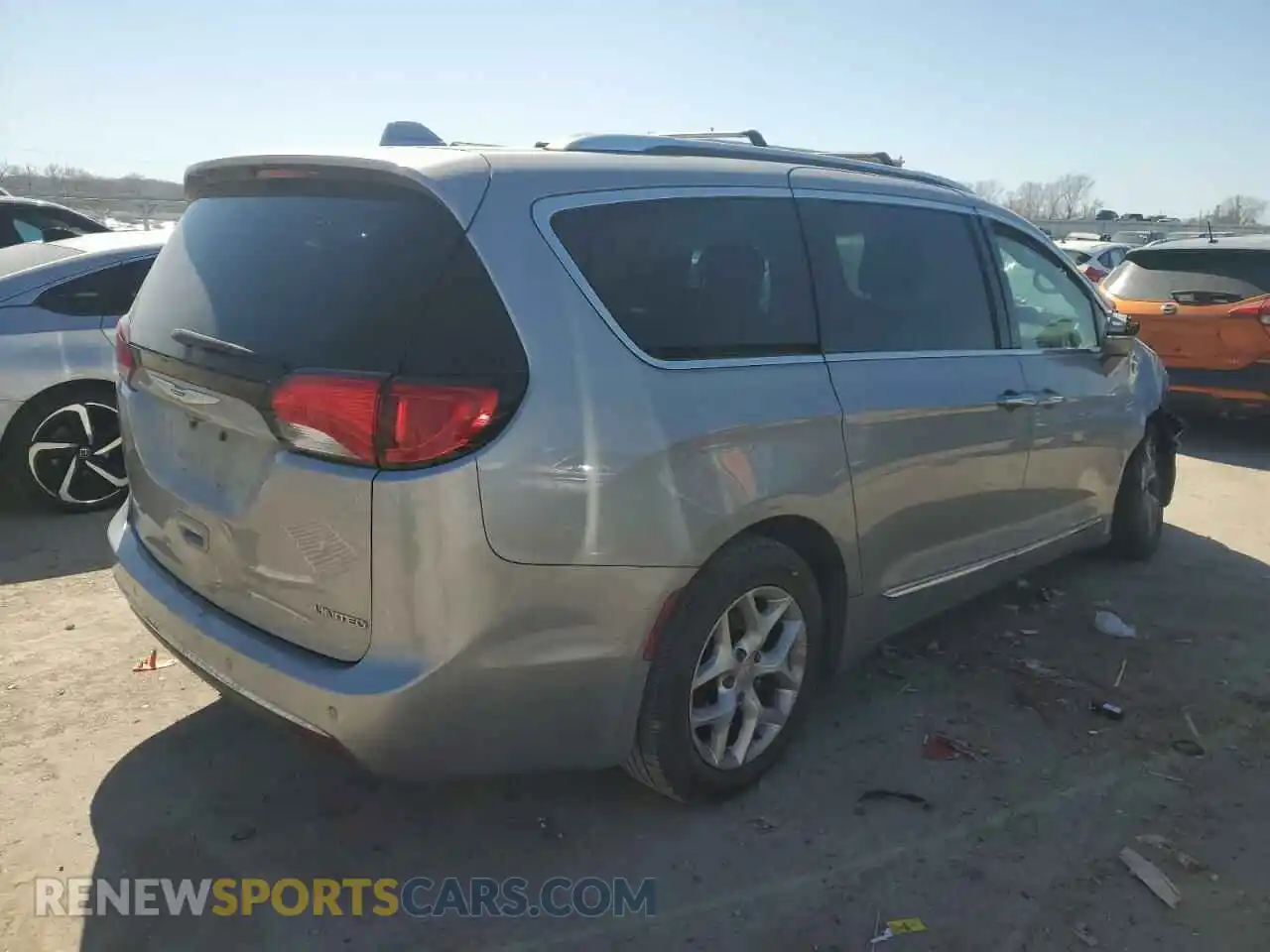 3 Photograph of a damaged car 2C4RC1GG4LR284721 CHRYSLER PACIFICA 2020