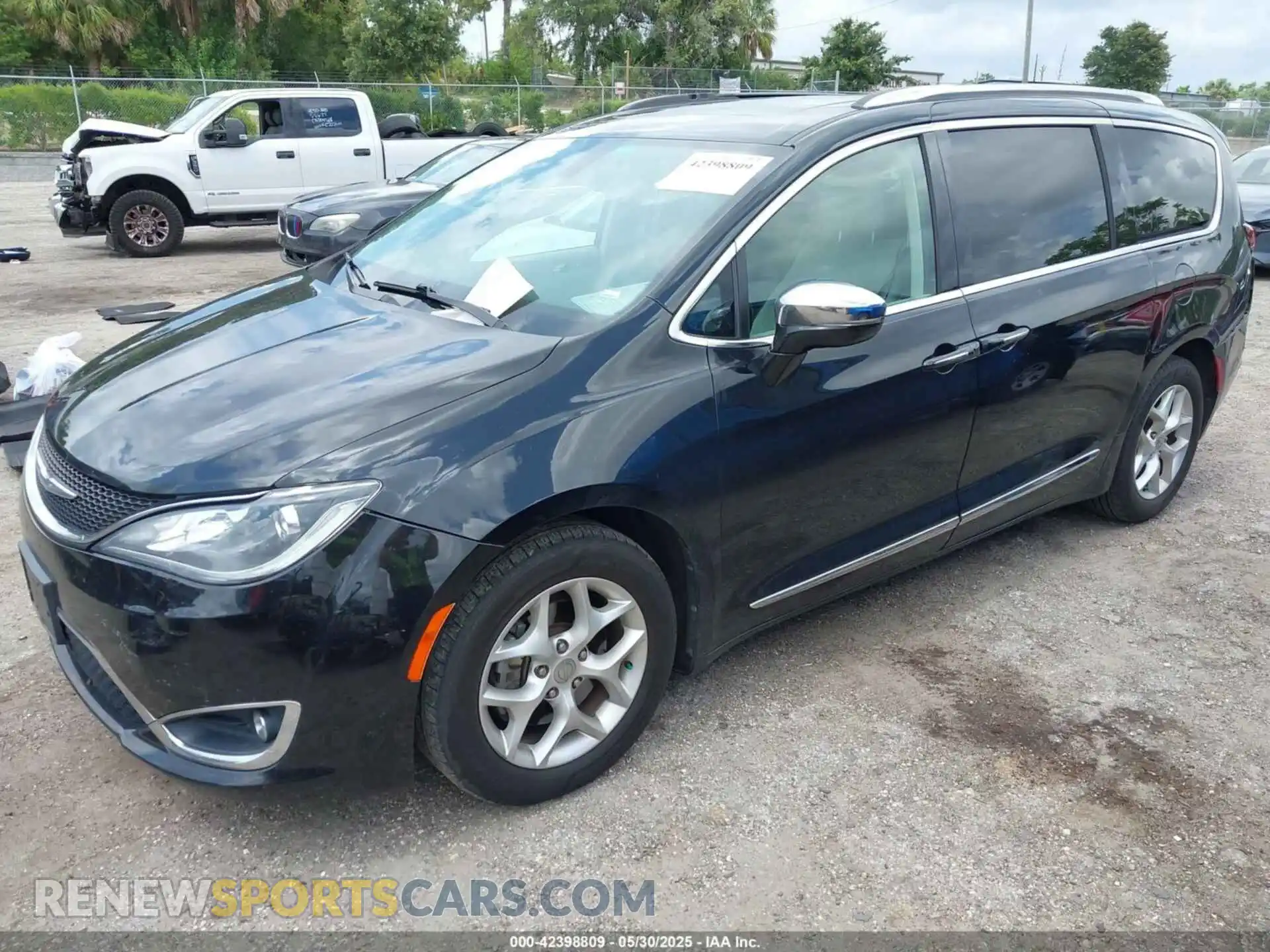 2 fotografías del automóvil dañado 2C4RC1GG5LR272593 CHRYSLER PACIFICA 2020