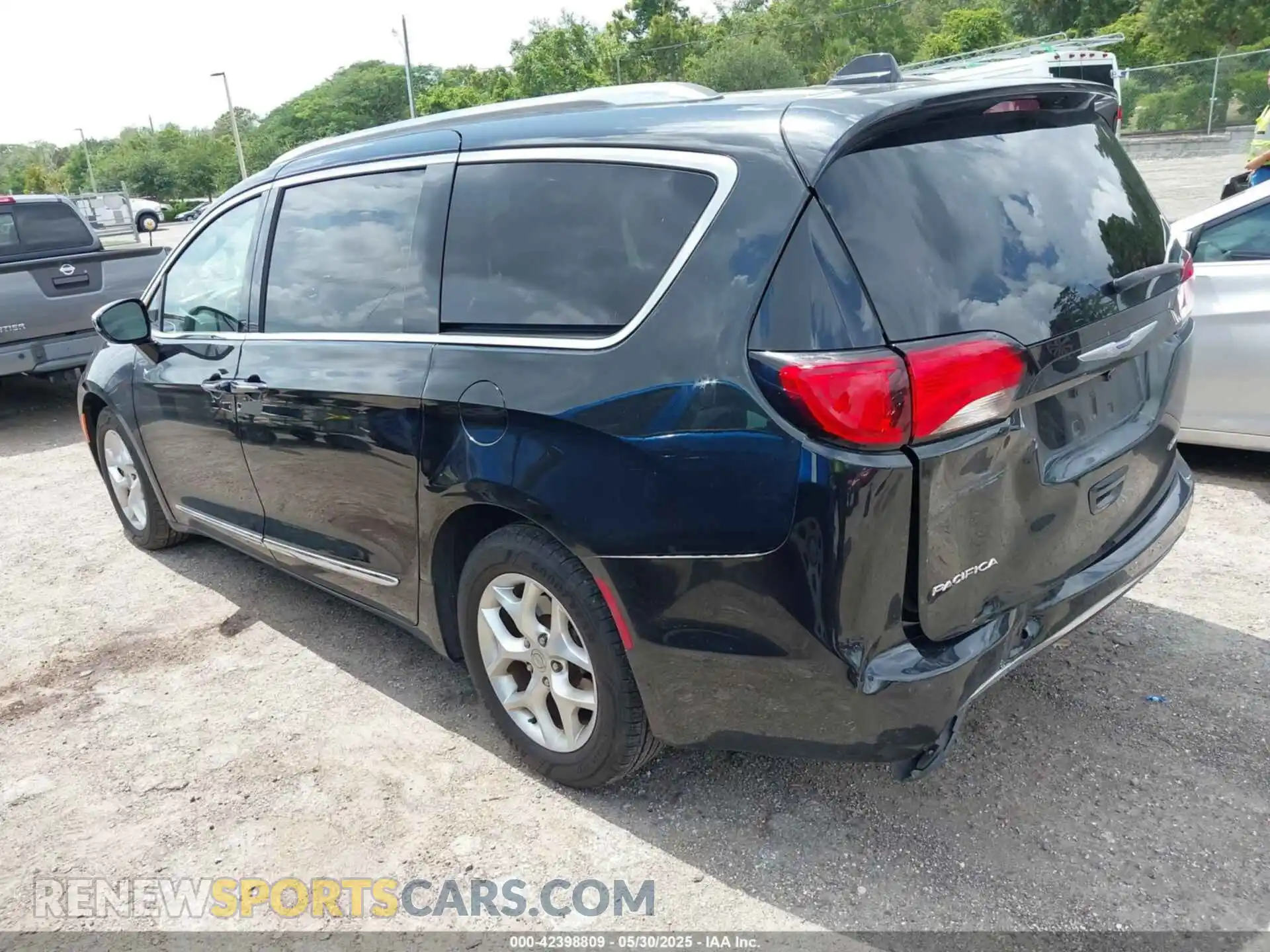3 fotografías del automóvil dañado 2C4RC1GG5LR272593 CHRYSLER PACIFICA 2020