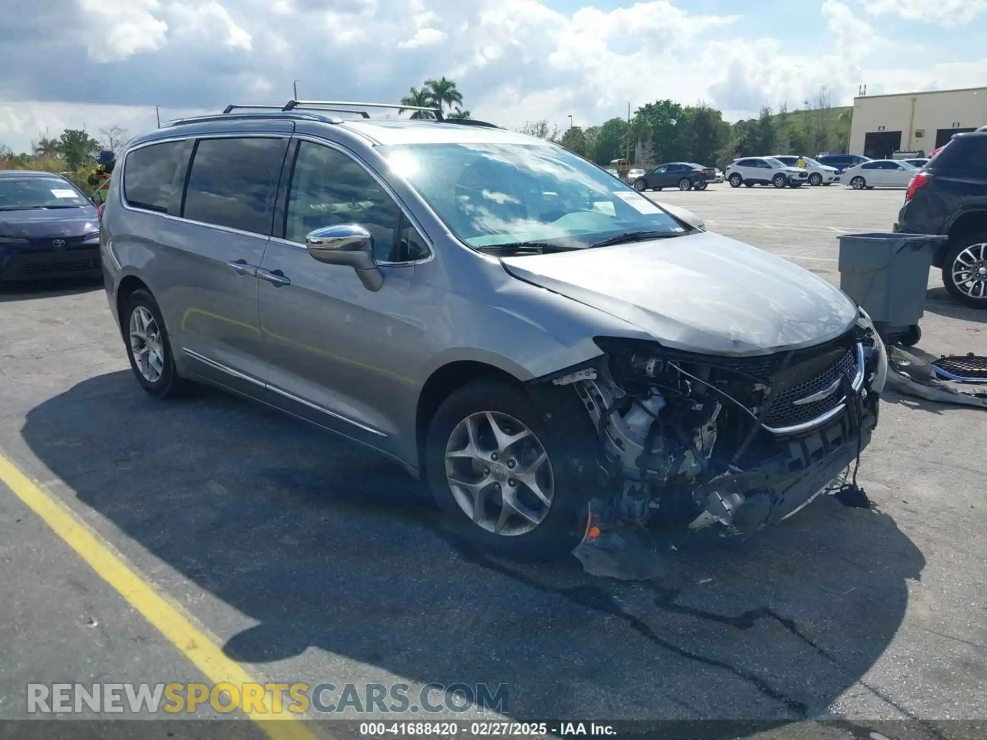 1 Photograph of a damaged car 2C4RC1GG6LR272828 CHRYSLER PACIFICA 2020