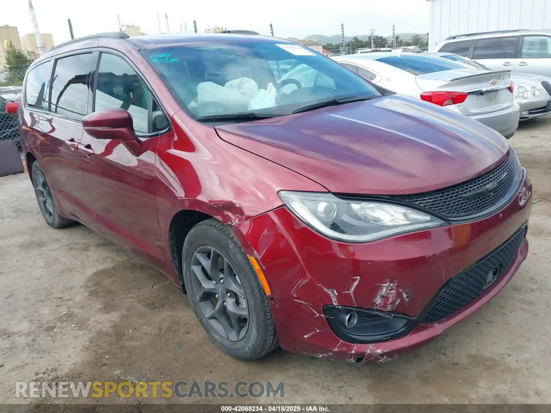 1 Photograph of a damaged car 2C4RC1GG6LR286390 CHRYSLER PACIFICA 2020