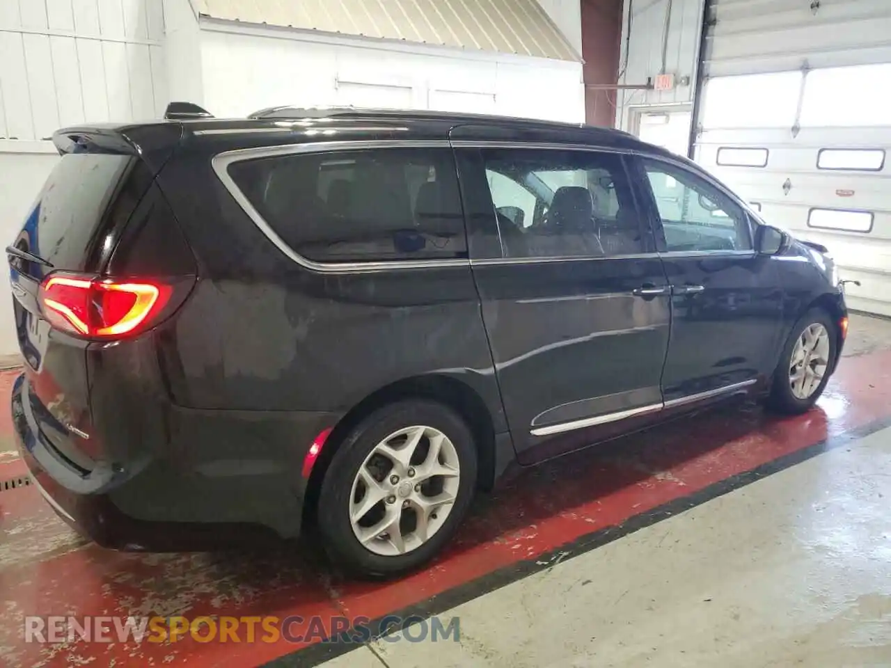 3 Photograph of a damaged car 2C4RC1GG8LR175906 CHRYSLER PACIFICA 2020