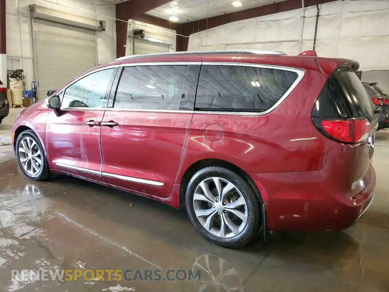 2 Photograph of a damaged car 2C4RC1GG8LR204305 CHRYSLER PACIFICA 2020