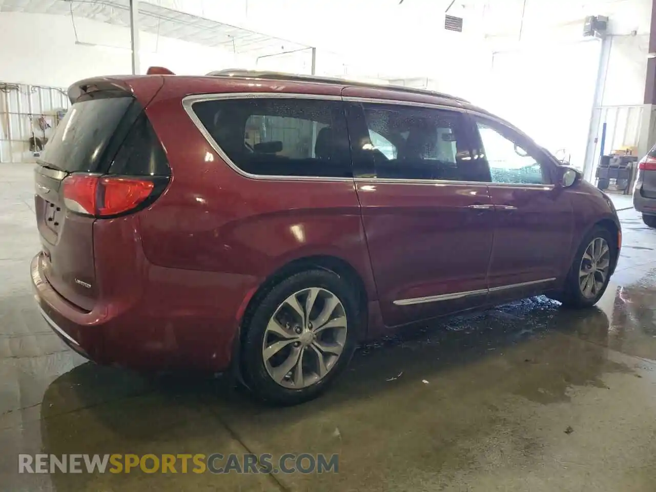 3 Photograph of a damaged car 2C4RC1GG8LR204305 CHRYSLER PACIFICA 2020