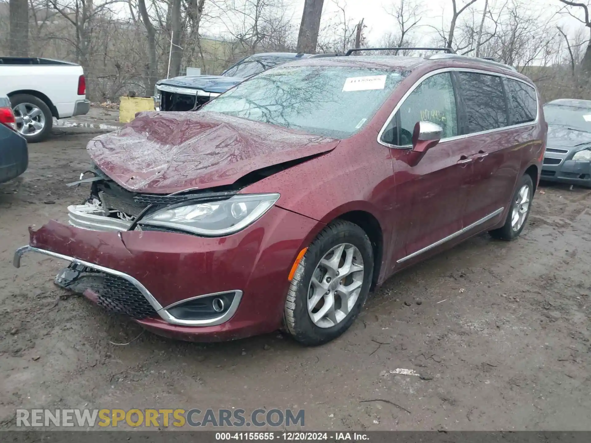 2 Photograph of a damaged car 2C4RC1GG8LR272023 CHRYSLER PACIFICA 2020