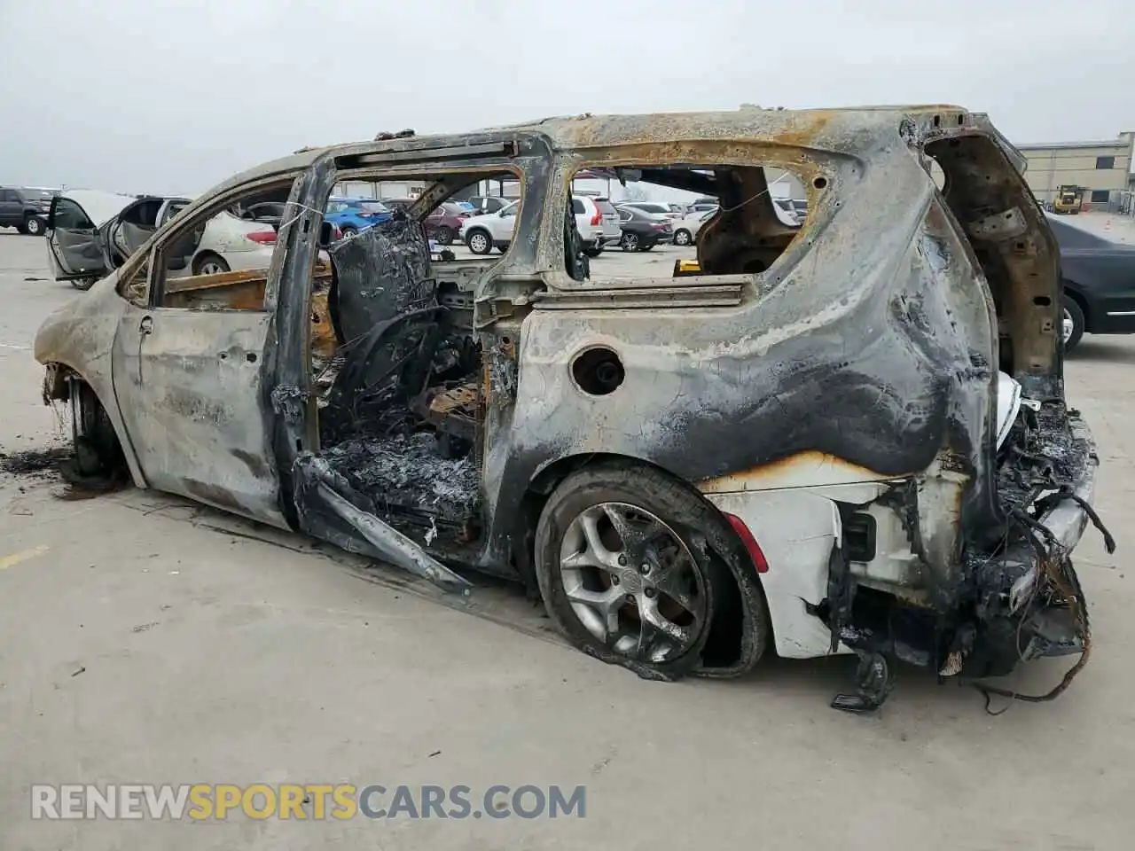 2 Photograph of a damaged car 2C4RC1GGXLR171629 CHRYSLER PACIFICA 2020