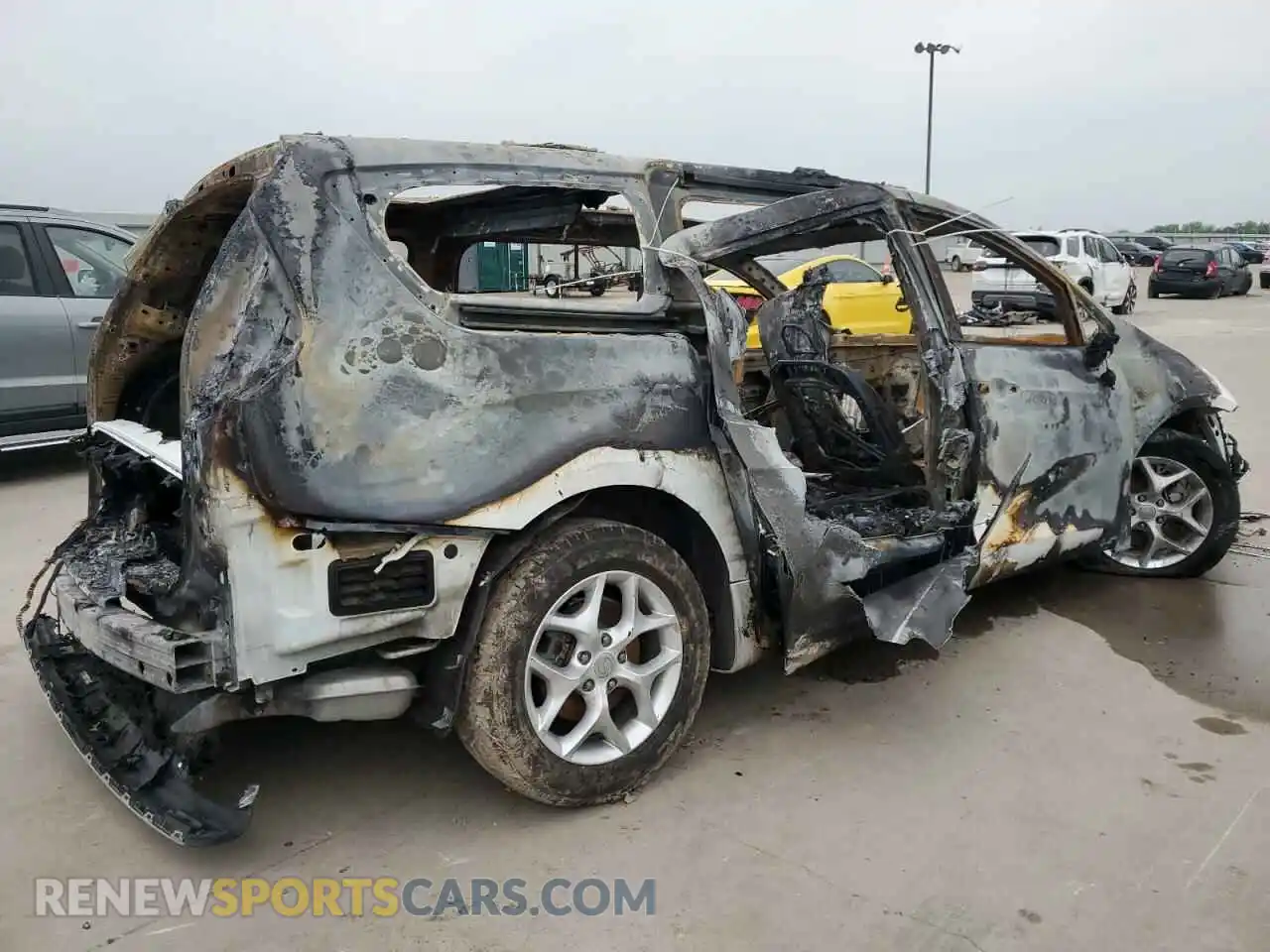 3 Photograph of a damaged car 2C4RC1GGXLR171629 CHRYSLER PACIFICA 2020