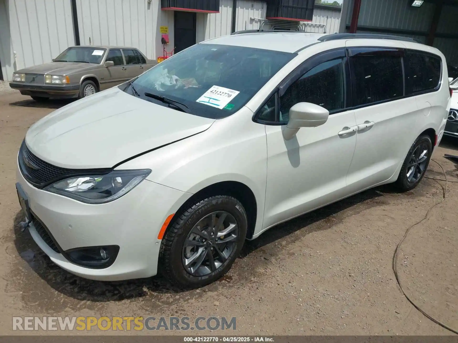 2 fotografías del automóvil dañado 2C4RC3BG6LR288952 CHRYSLER PACIFICA 2020