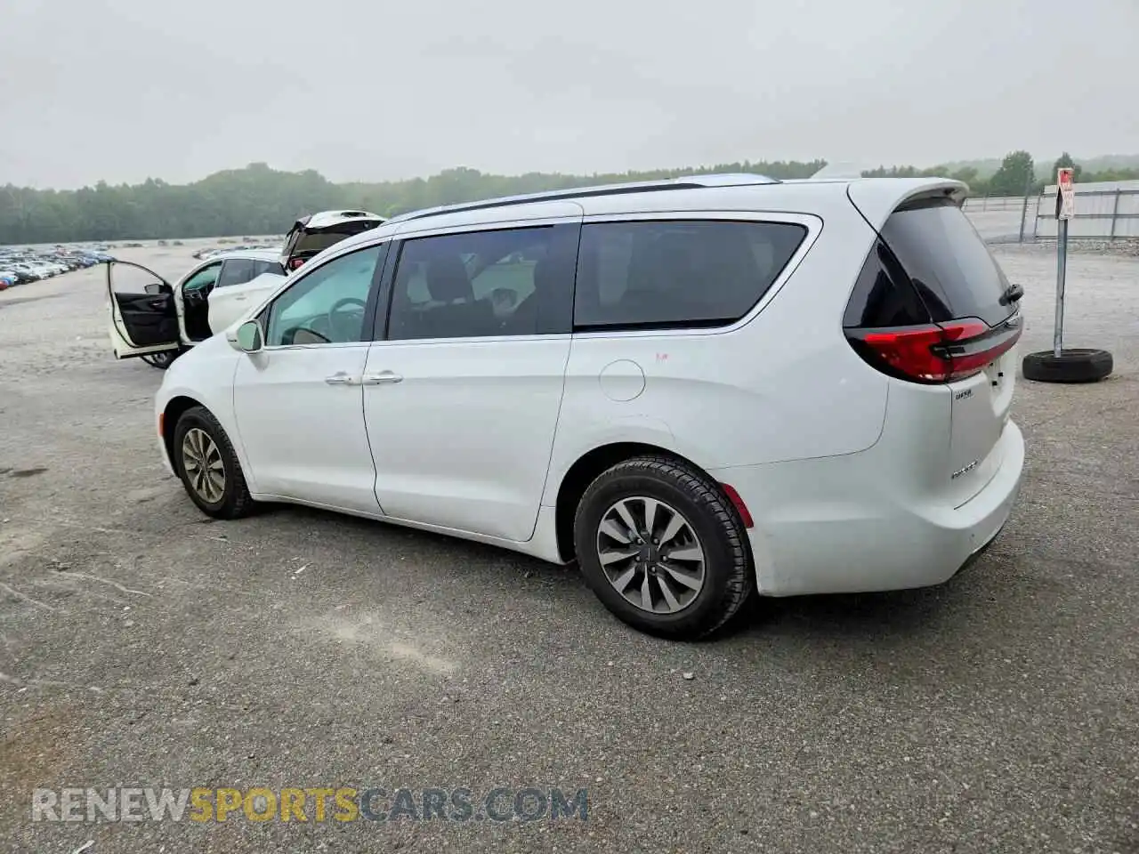 2 fotografías del automóvil dañado 2C4RC1BG0MR524436 CHRYSLER PACIFICA 2021