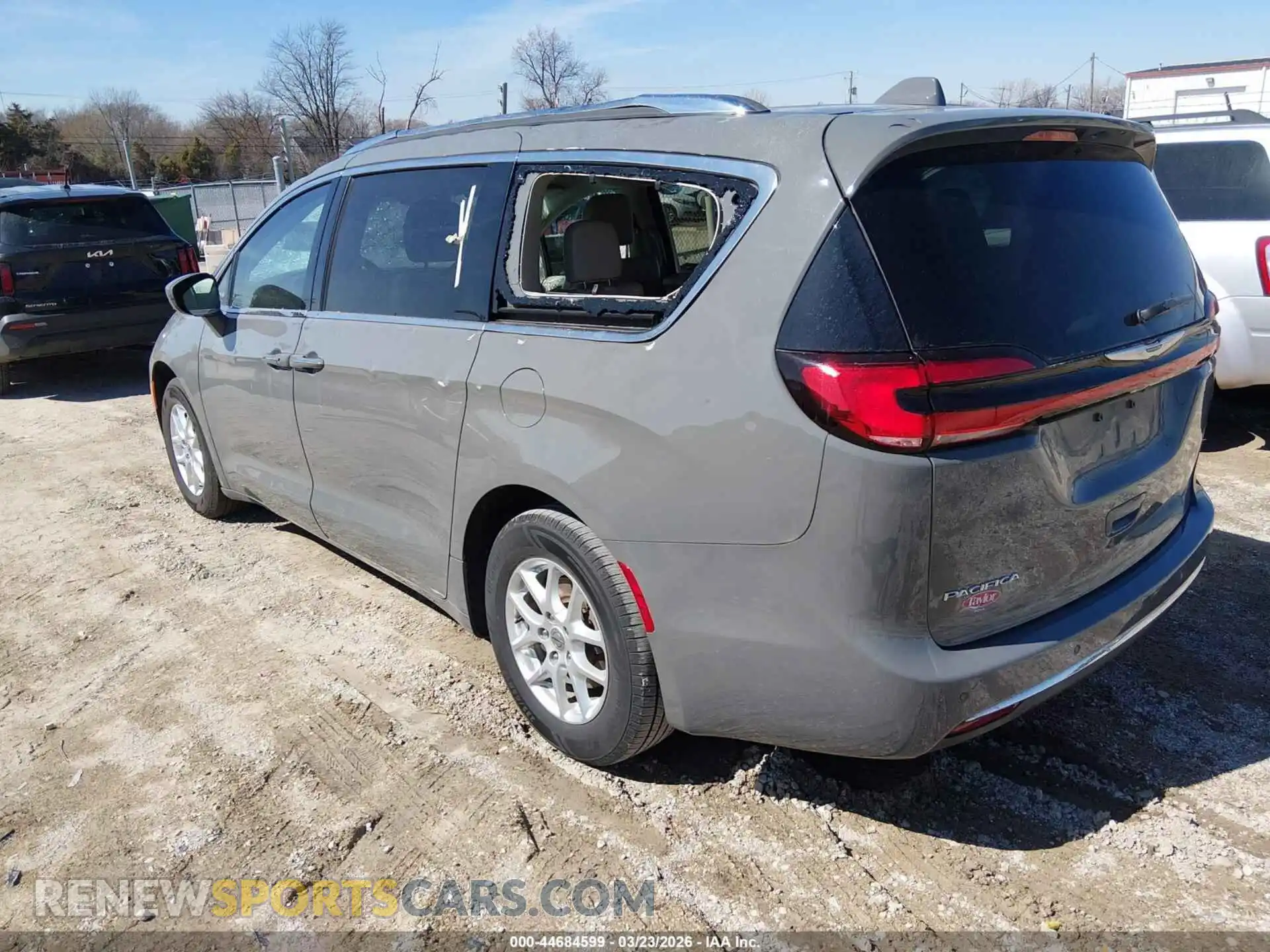 3 Фотография поврежденного автомобиля 2C4RC1BG1MR574780 CHRYSLER PACIFICA 2021