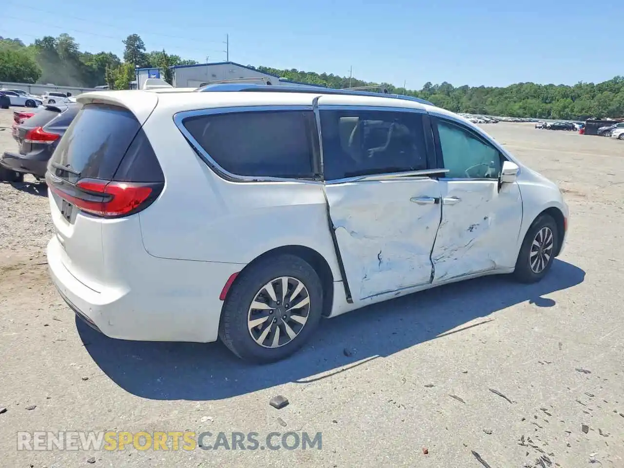 3 Photograph of a damaged car 2C4RC1BG5MR512427 CHRYSLER PACIFICA 2021