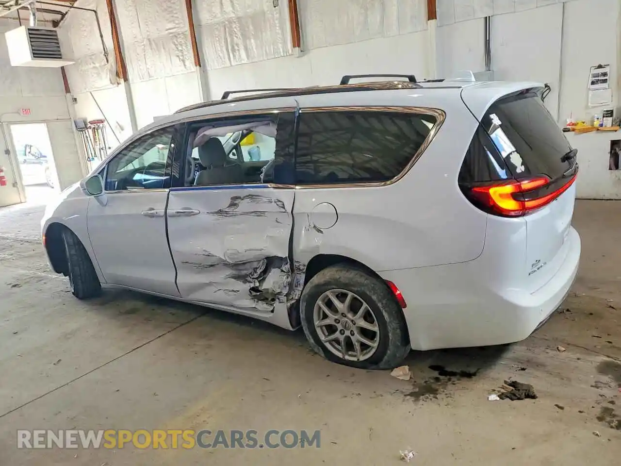 2 Photograph of a damaged car 2C4RC1BG7MR528497 CHRYSLER PACIFICA 2021